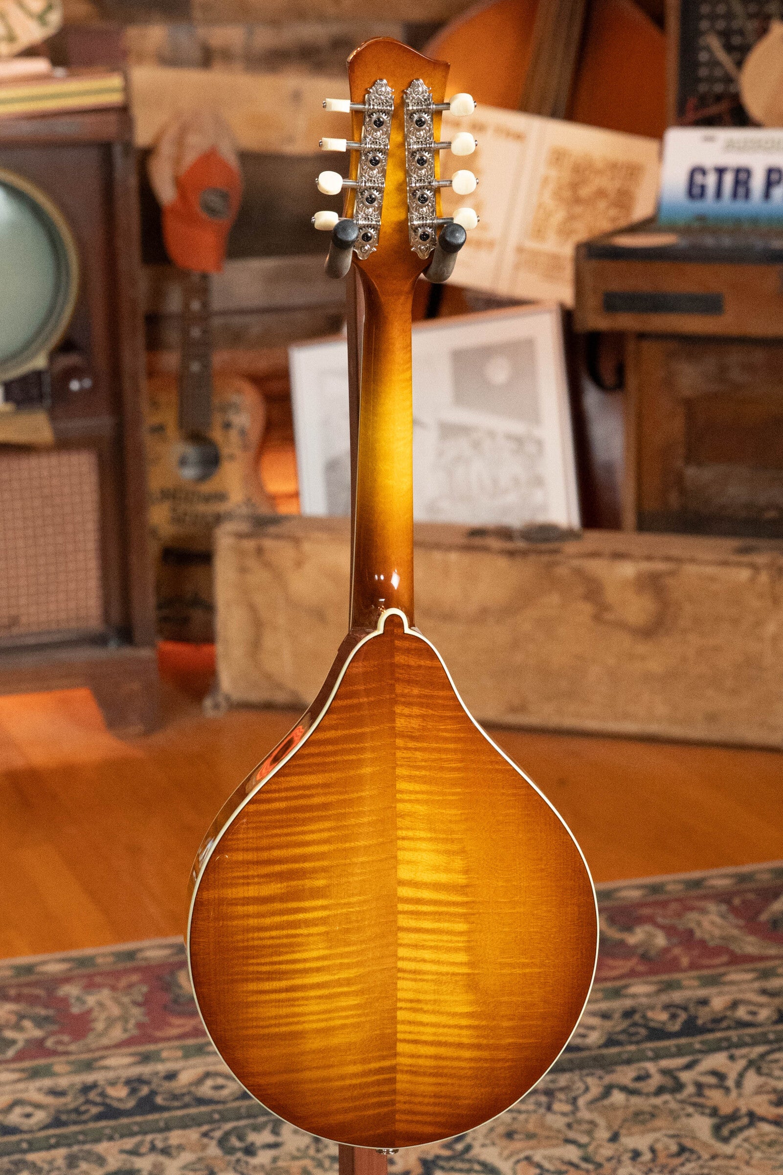 Eastman MD605-GB Hand-Carved A-Style Goldburst Mandolin w/K&K Pickup #2813