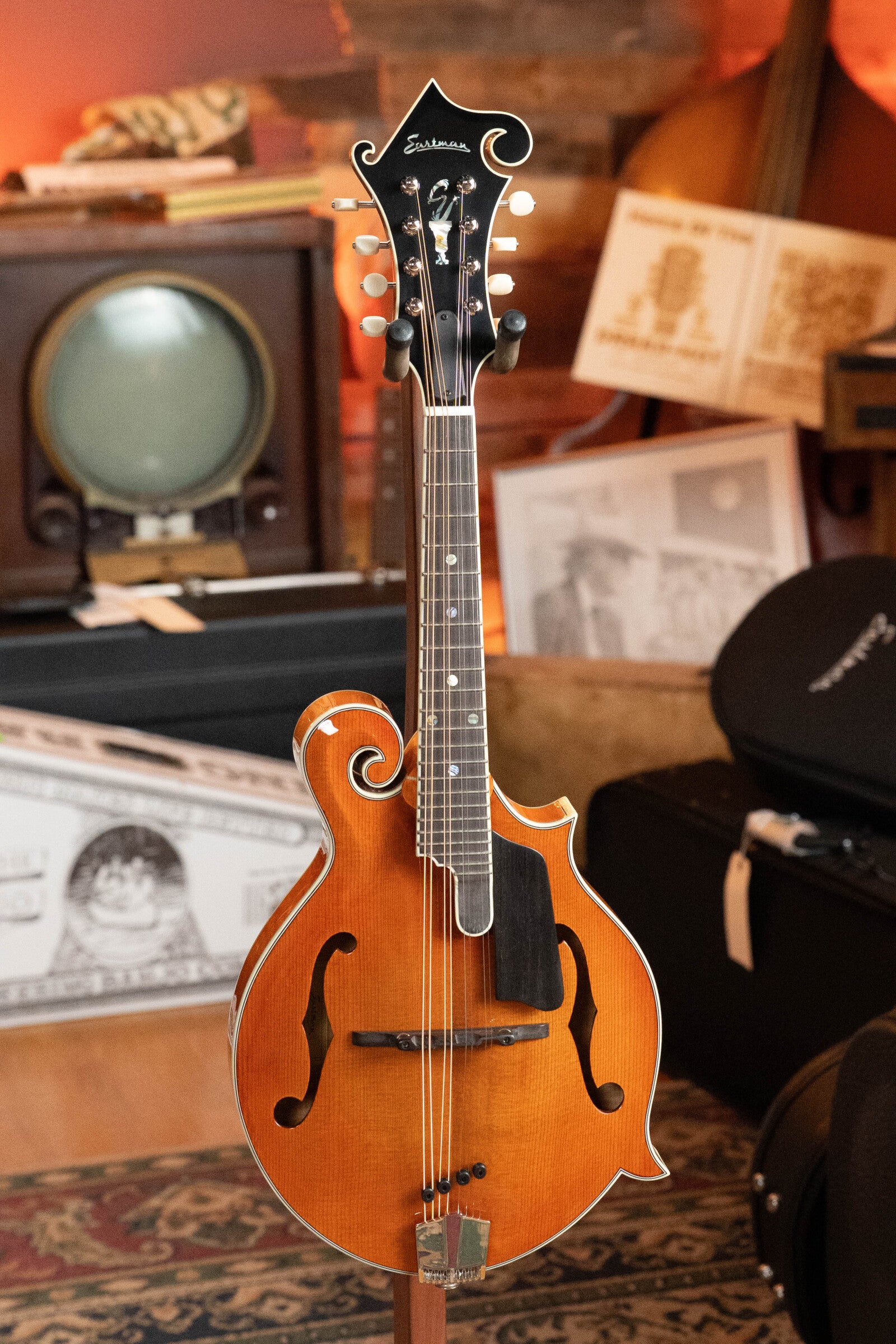 Eastman MD815PGE-HB F-Style Honeyburst Mandolin w/ K&K Pickup #3134