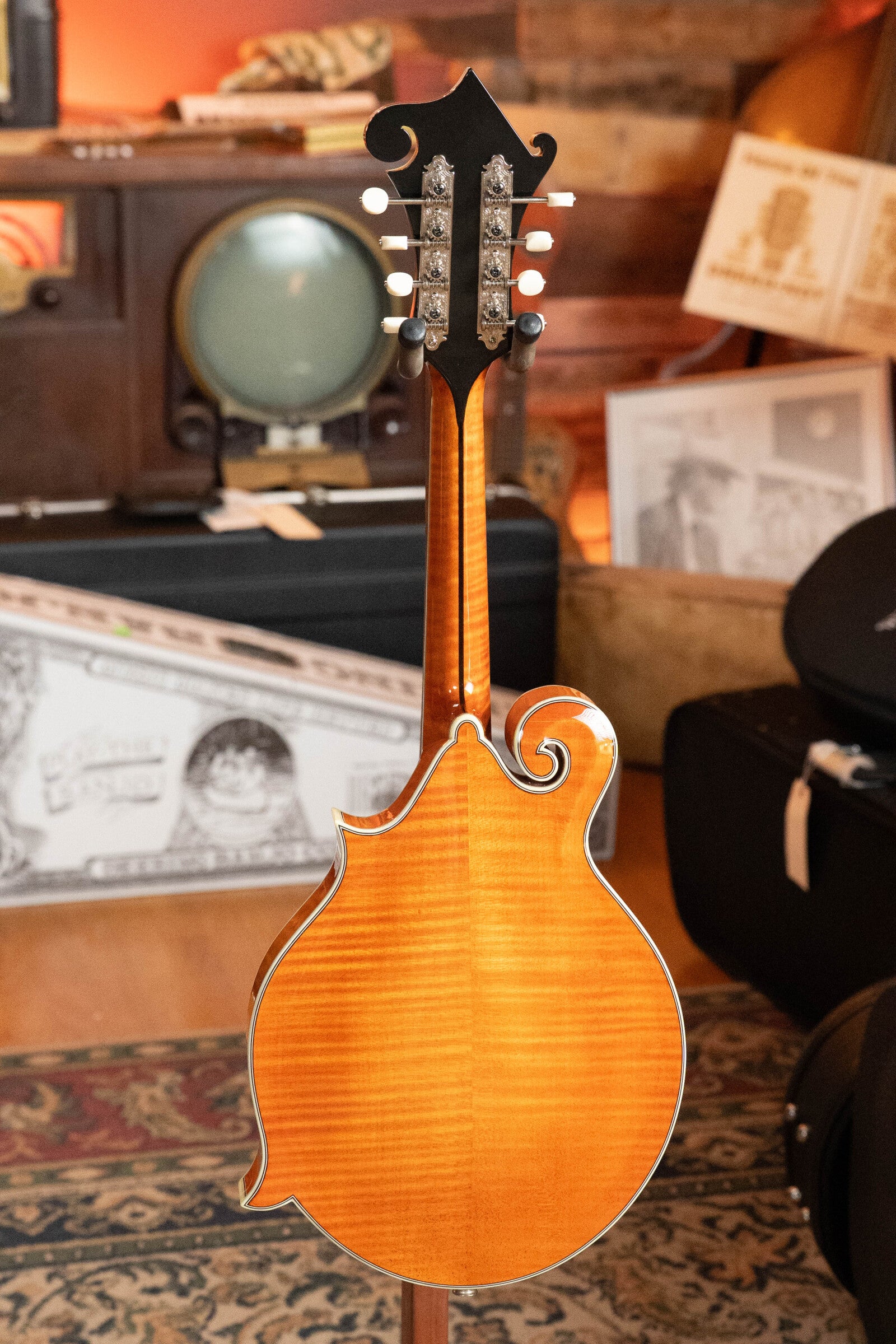 Eastman MD815PGE-HB F-Style Honeyburst Mandolin w/ K&K Pickup #3134