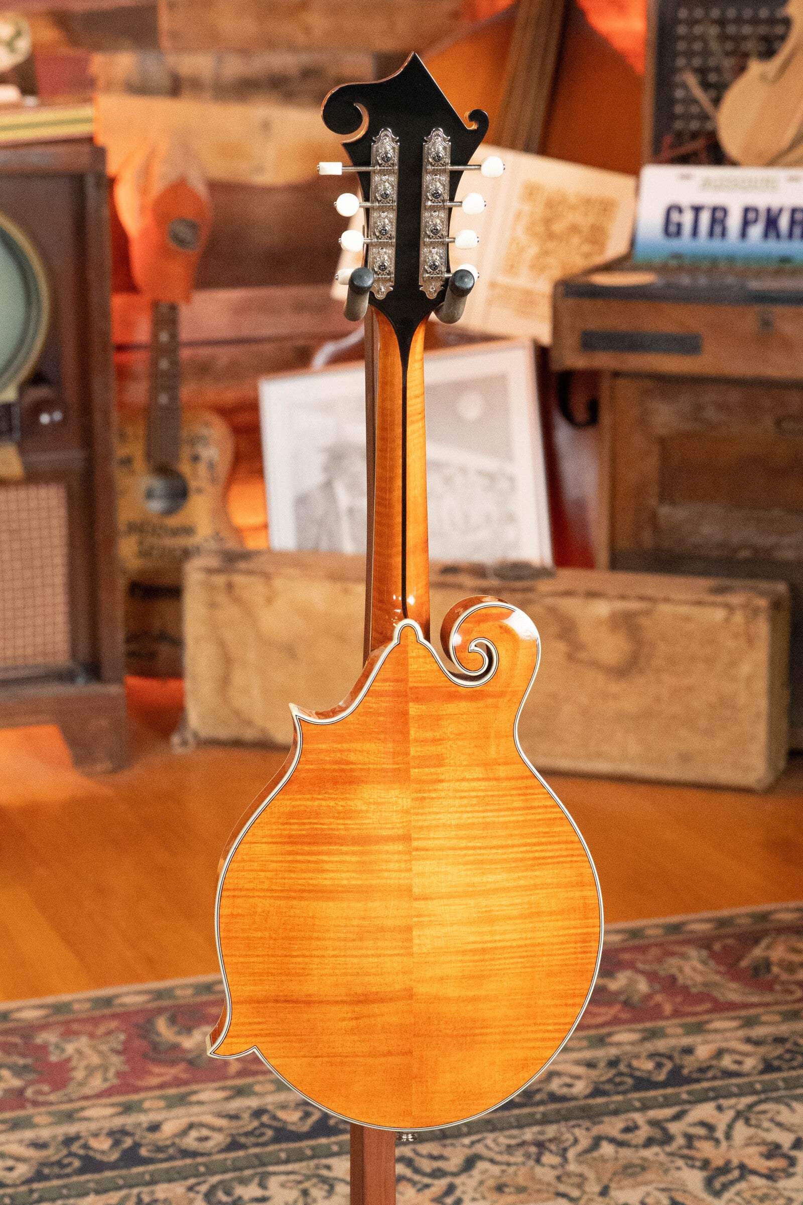 Eastman MD815PGE-HB F-Style Honeyburst Mandolin w/ K&K Pickup #3135