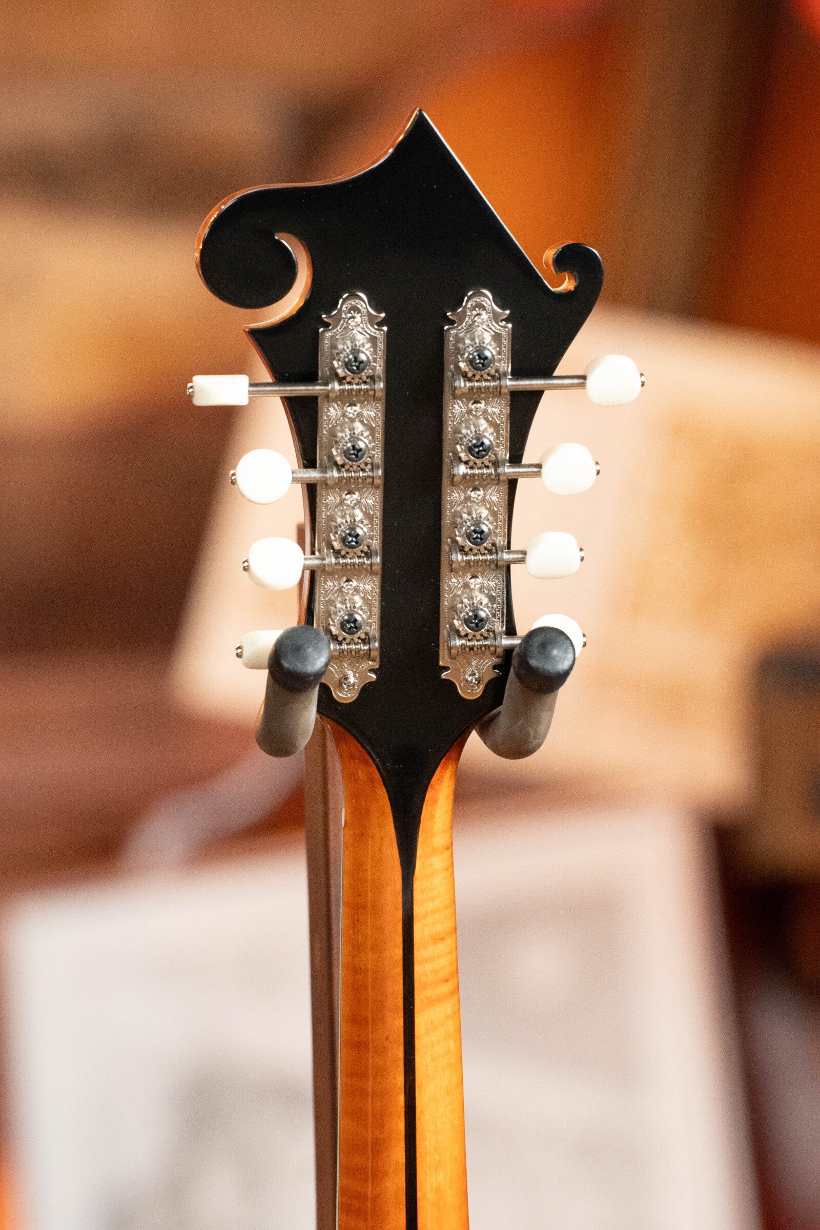 Eastman MD815PGE-HB F-Style Honeyburst Mandolin w/ K&K Pickup #3135