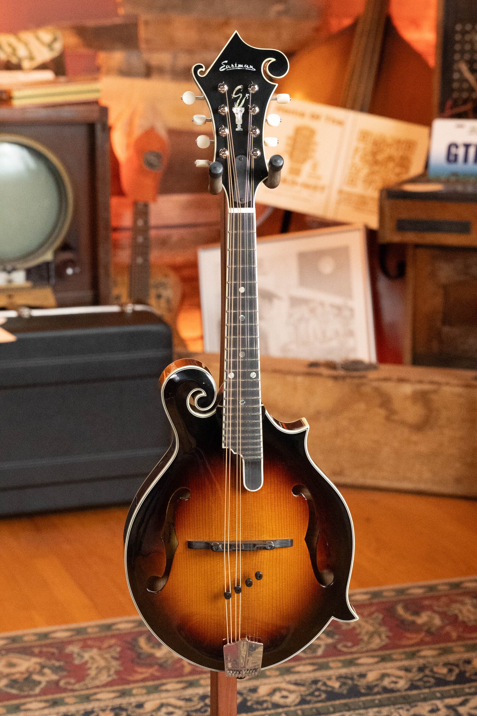 Eastman MD815-SB Adirondack/Flamed Maple Sunburst F-Style Mandolin #3672