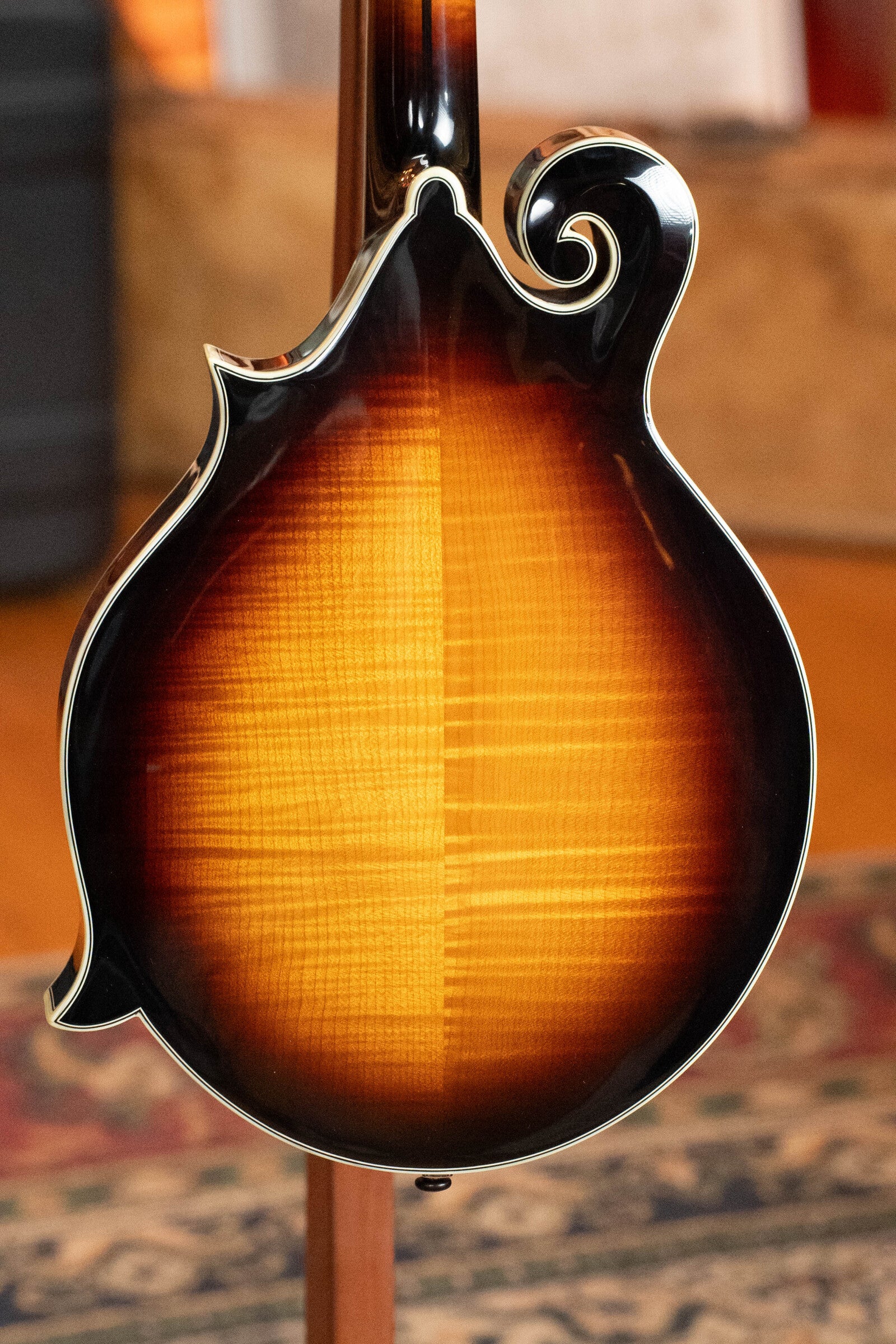 Eastman MD815-SB Adirondack/Flamed Maple Sunburst F-Style Mandolin #3672