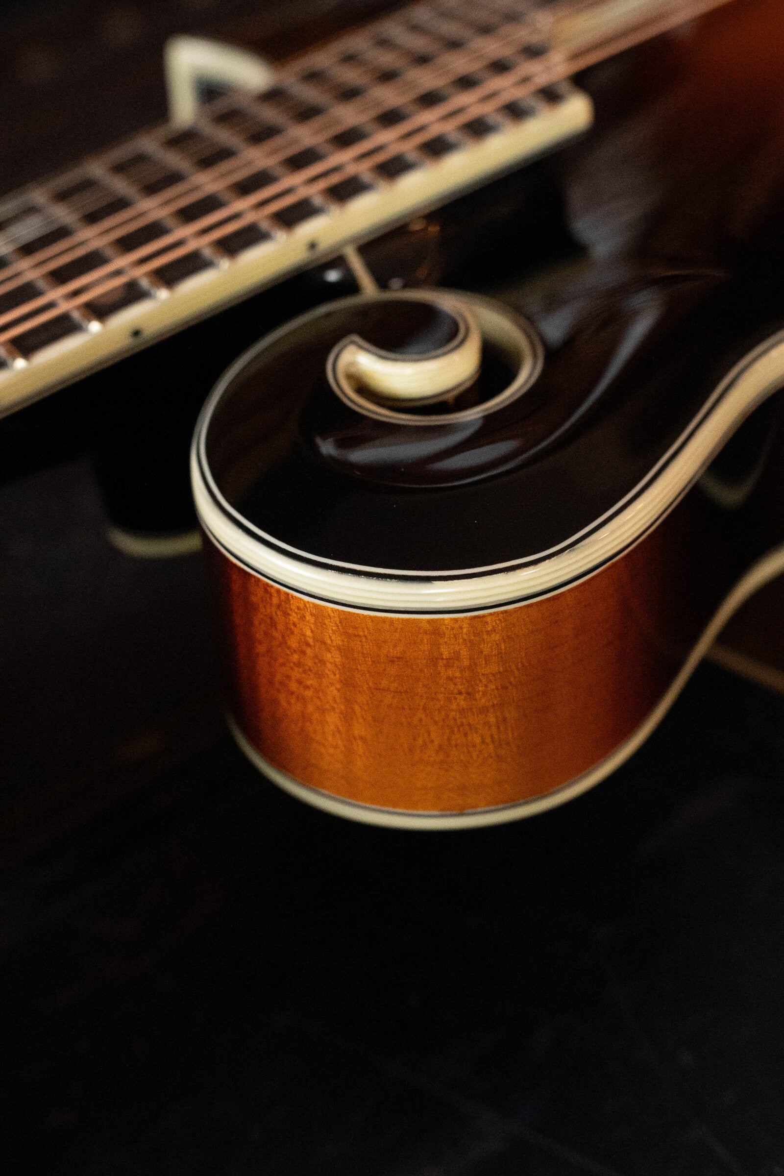 Eastman MD815-SB Adirondack/Flamed Maple Sunburst F-Style Mandolin #3672
