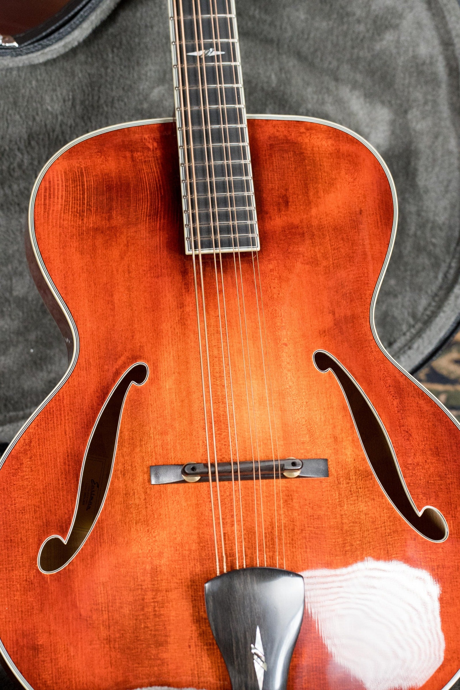 Eastman MDC805 Archtop Mandocello with Classic Finish #1800