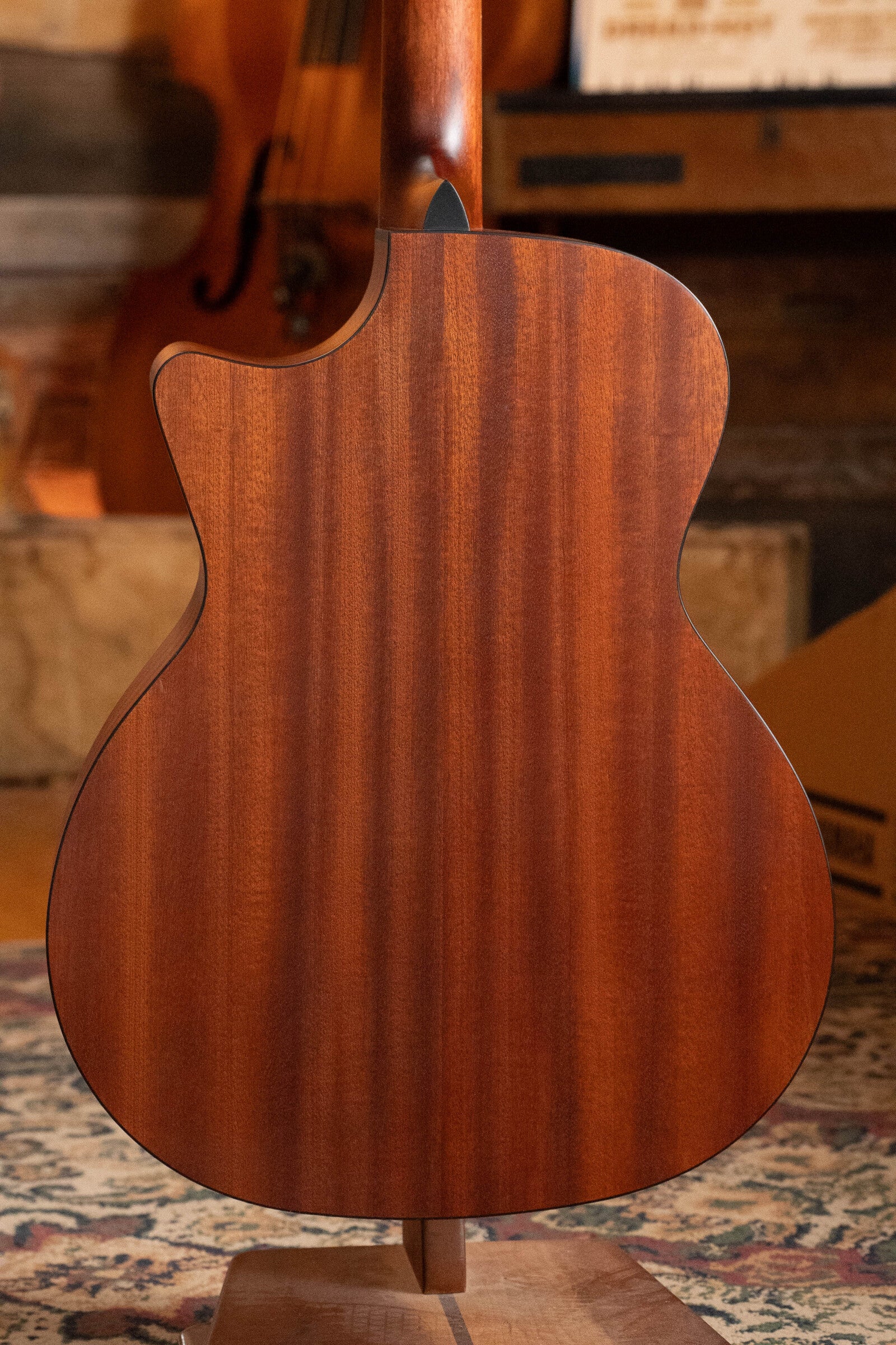 Eastman PCH1-GACE-CLA Sitka/Laminated Sapele Cutaway Grand Auditorium Classic Finish Guitar w/Electronics #2800