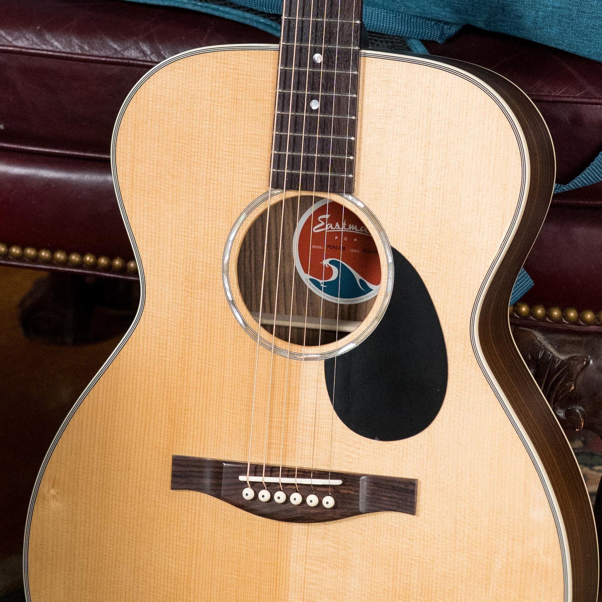 Eastman PCH2-OM Solid Sitka/Laminated Rosewood Orchestra Model Acoustic Guitar #0367