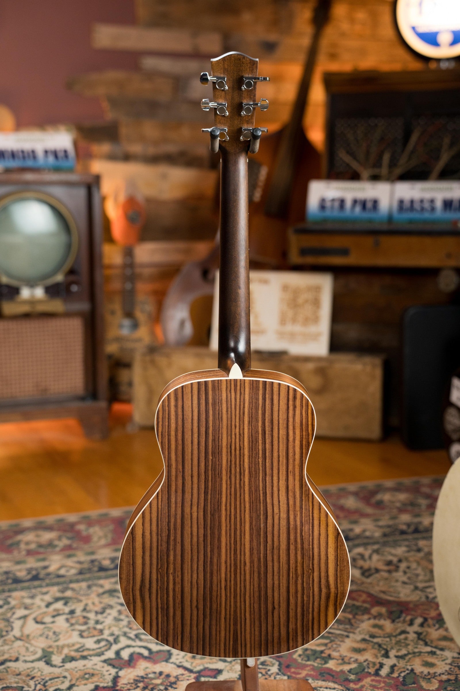 Eastman PCH2-TG-BK Thermo-Cured Solid Sitka/Laminated Rosewood Classic Top Travel Acoustic Guitar #5639