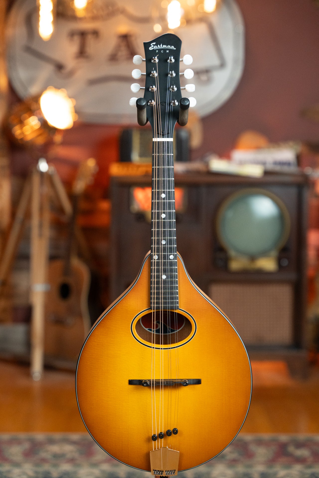 Eastman PCH-M104-GB Spruce/Laminated Mahogany Goldburst Flattop A-Style Mandolin #0960