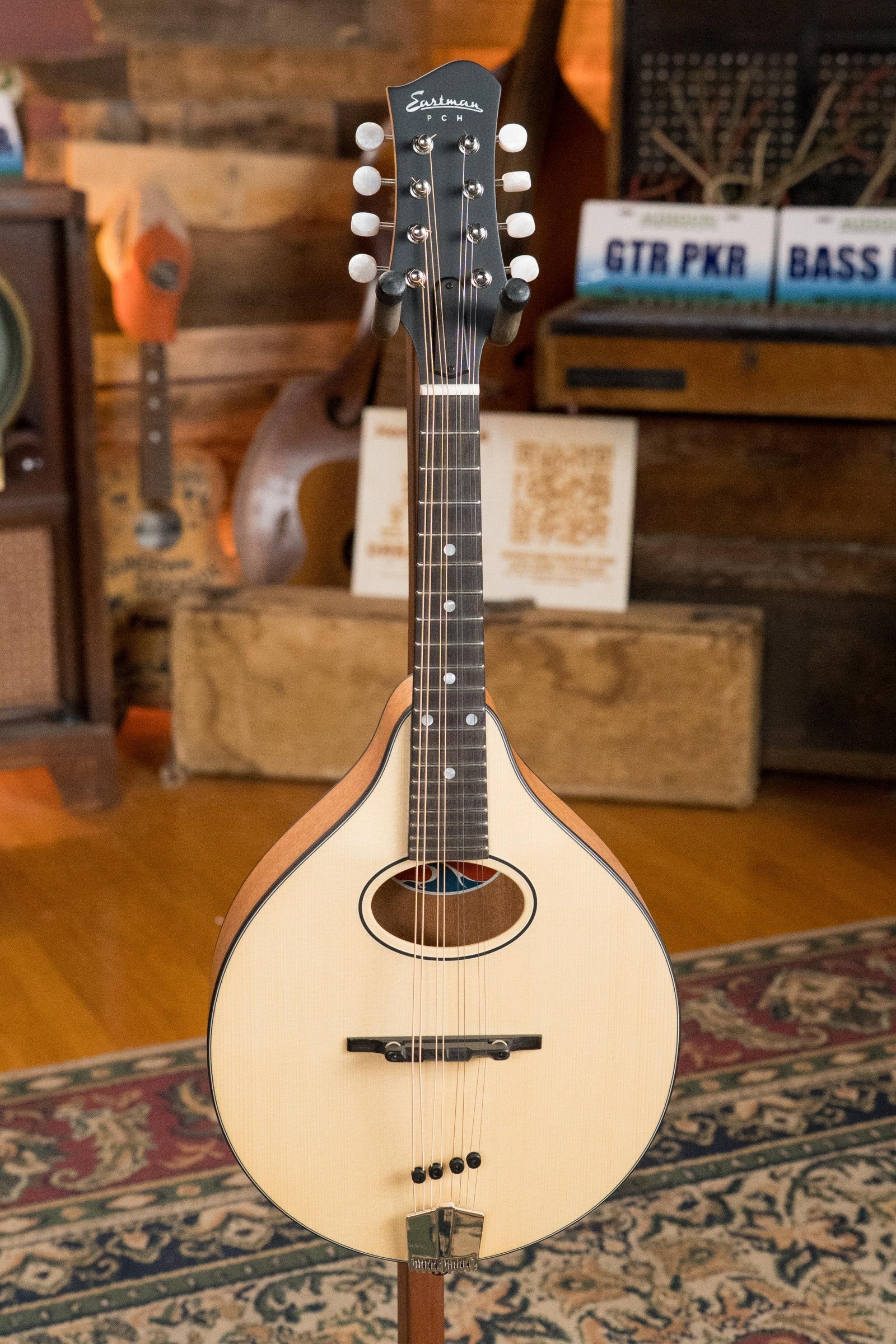 Eastman PCH-M104-NAT Spruce/Laminated Mahogany Natural Flattop A-Style Mandolin #1176