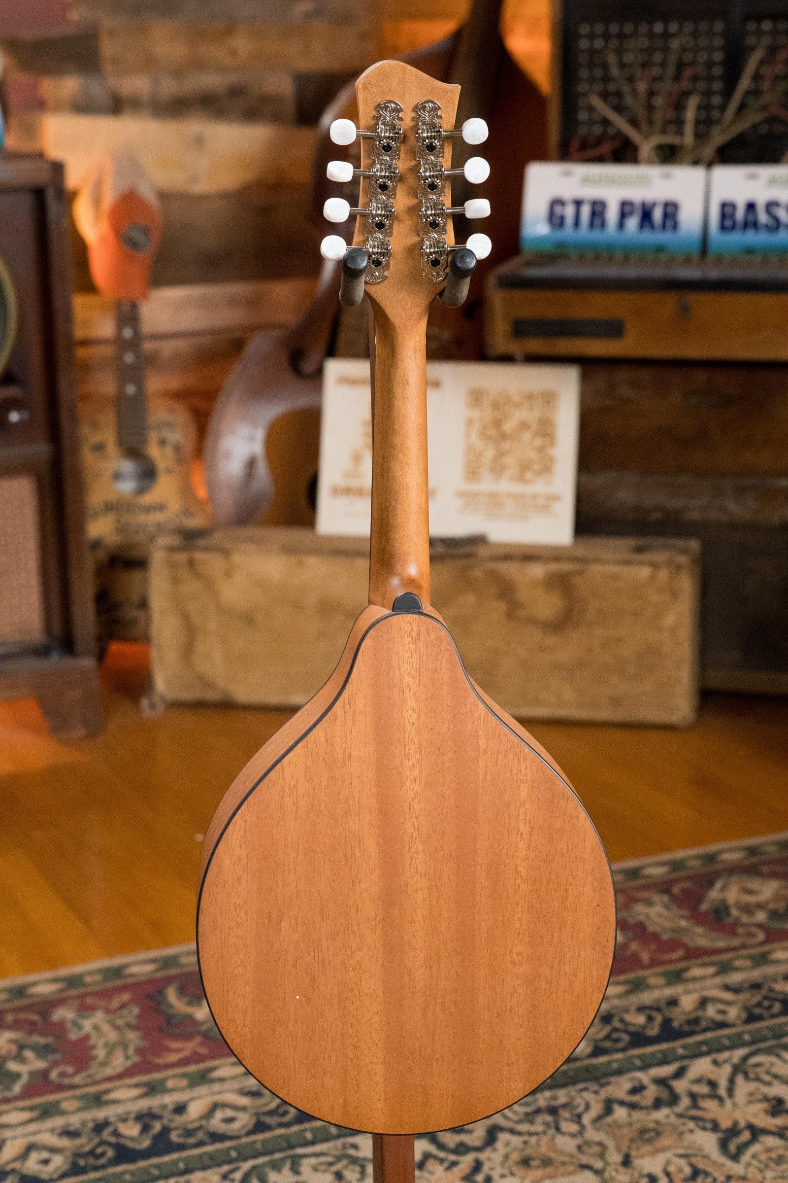 Eastman PCH-M104-NAT Spruce/Laminated Mahogany Natural Flattop A-Style Mandolin #1176