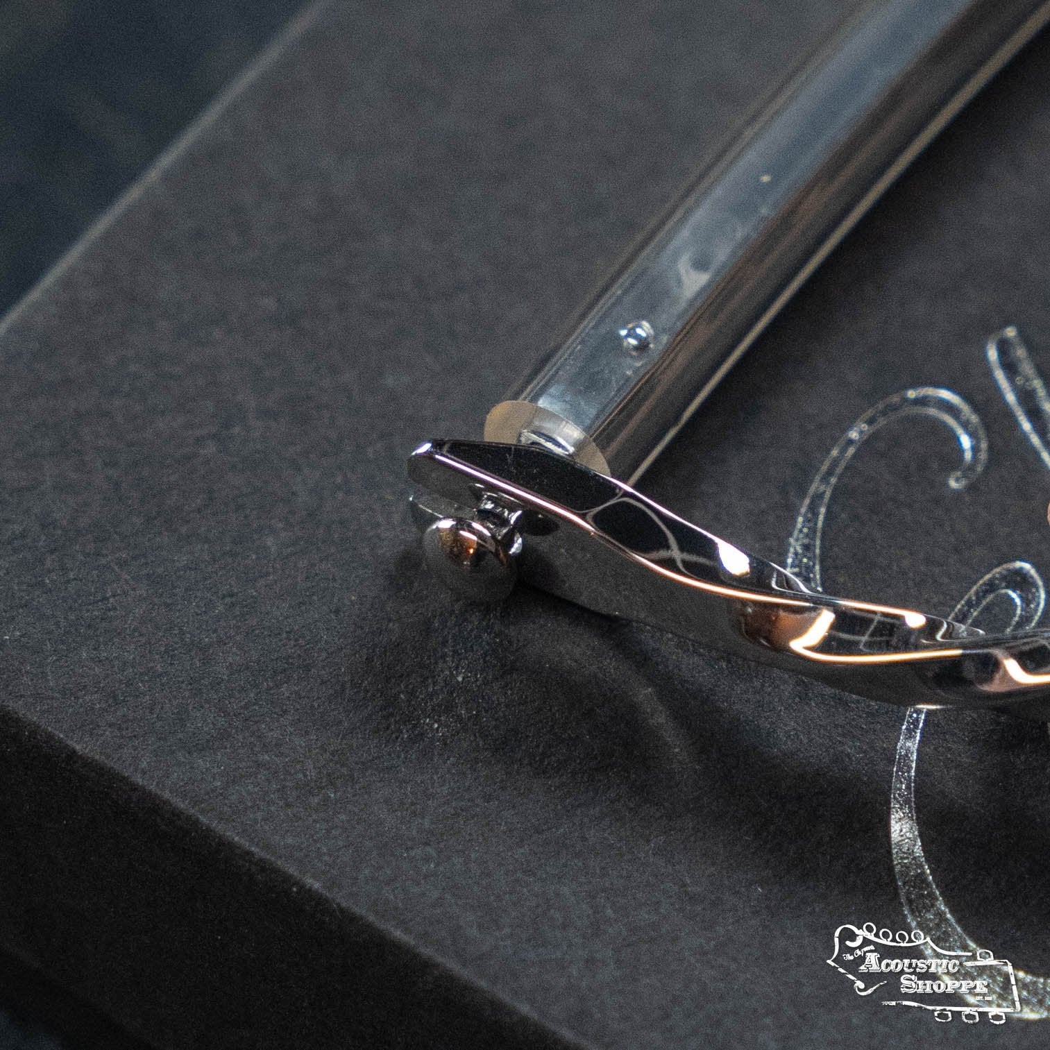 Elliott G34E-TW Elite Guitar Capo - Twist Stainless Steel 14" Radius w/ Abalone Inlay Screw