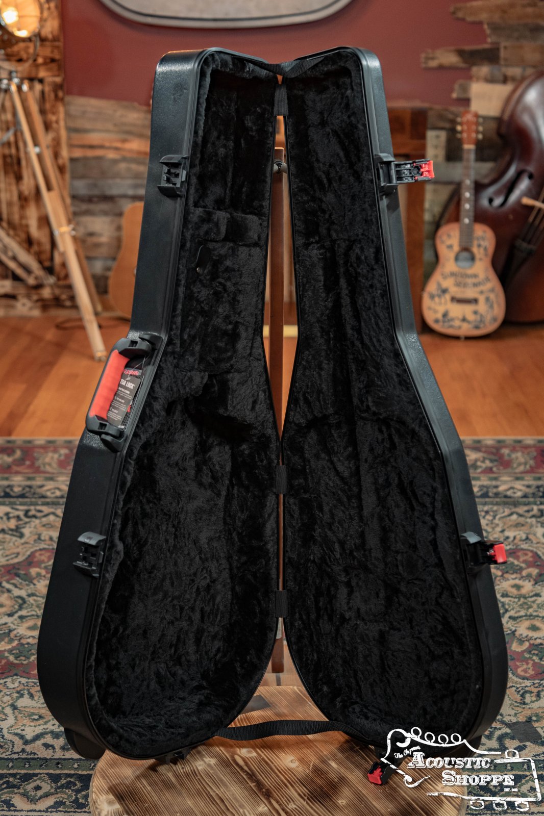 Gator TSA Series Dreadnought Guitar Case (GTSA-GTRDREAD)