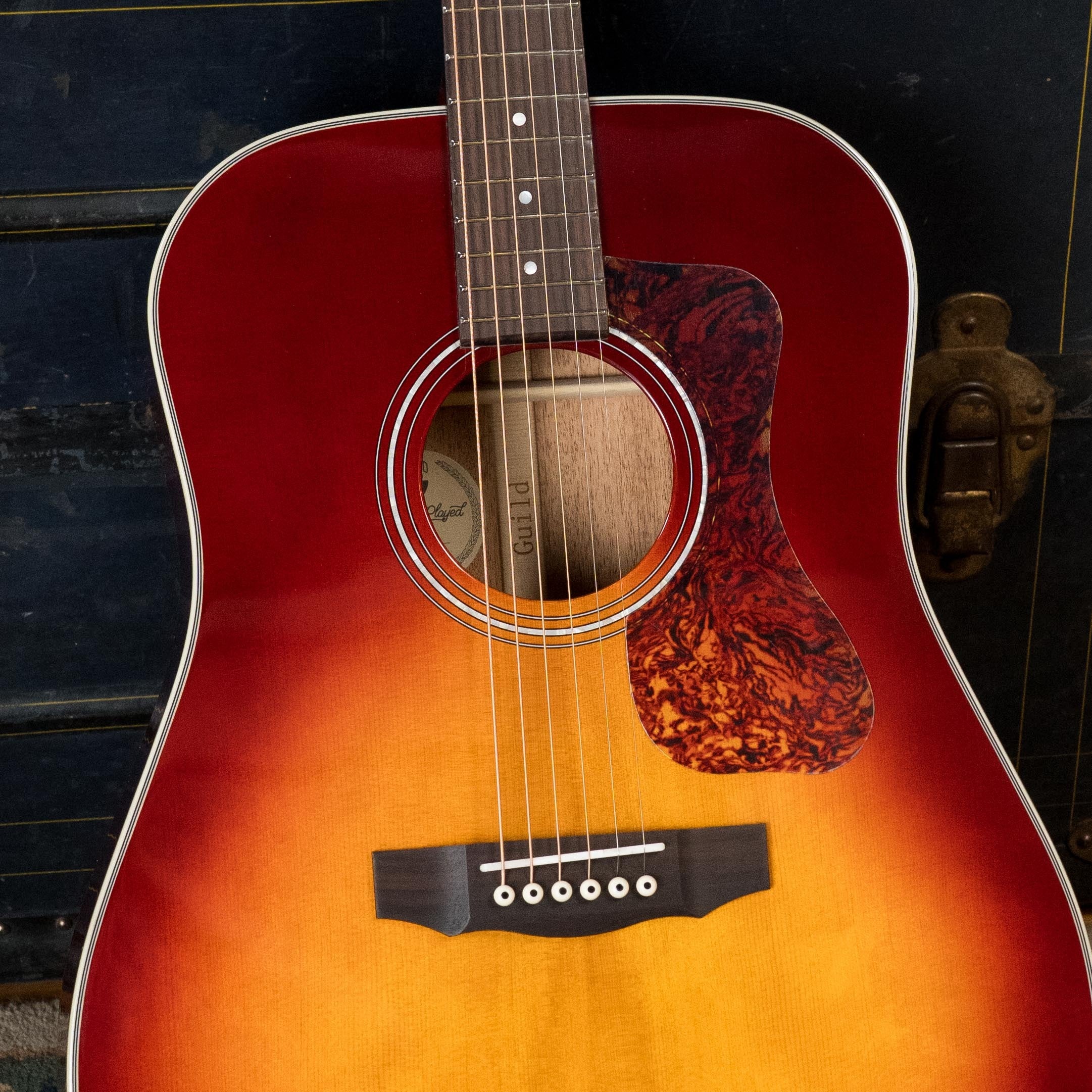 Guild D-140 Sitka/African Mahogany Cherry Burst Dreadnought Acoustic Guitar #4622
