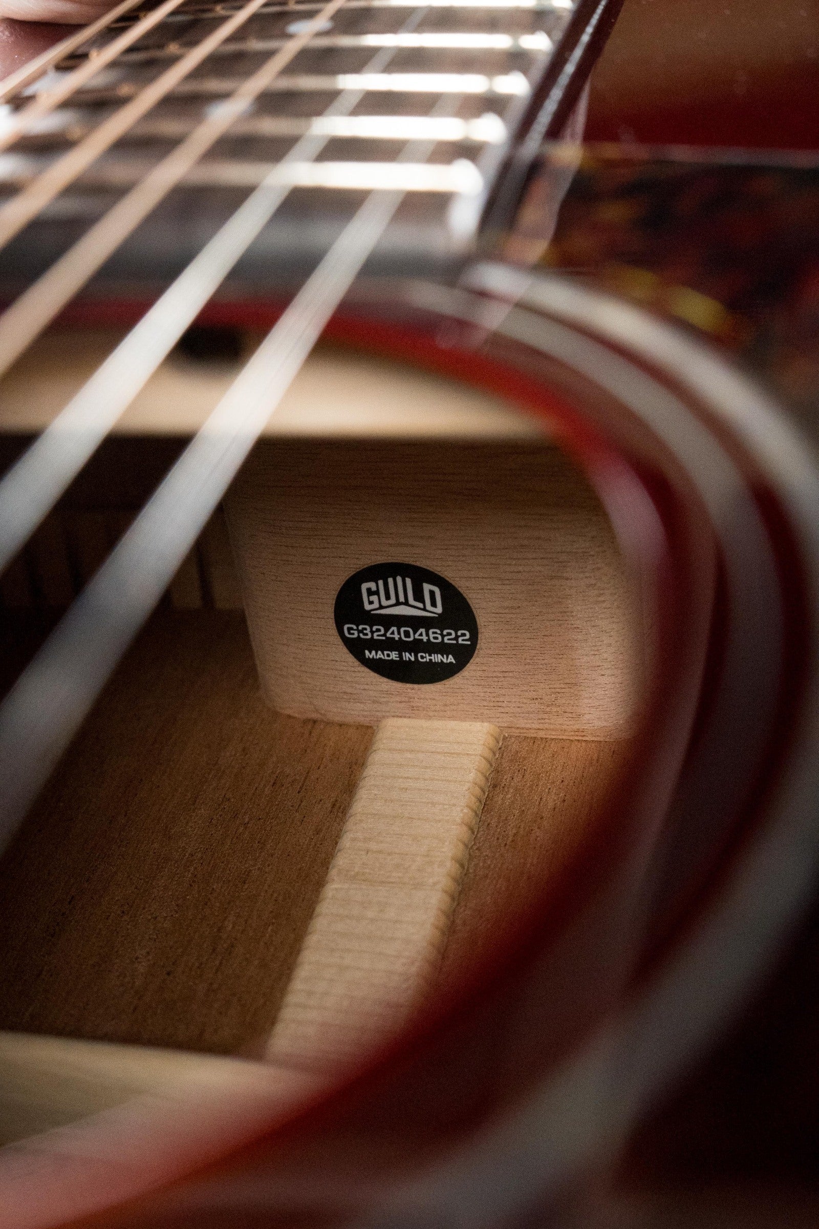 Guild D-140 Sitka/African Mahogany Cherry Burst Dreadnought Acoustic Guitar #4622