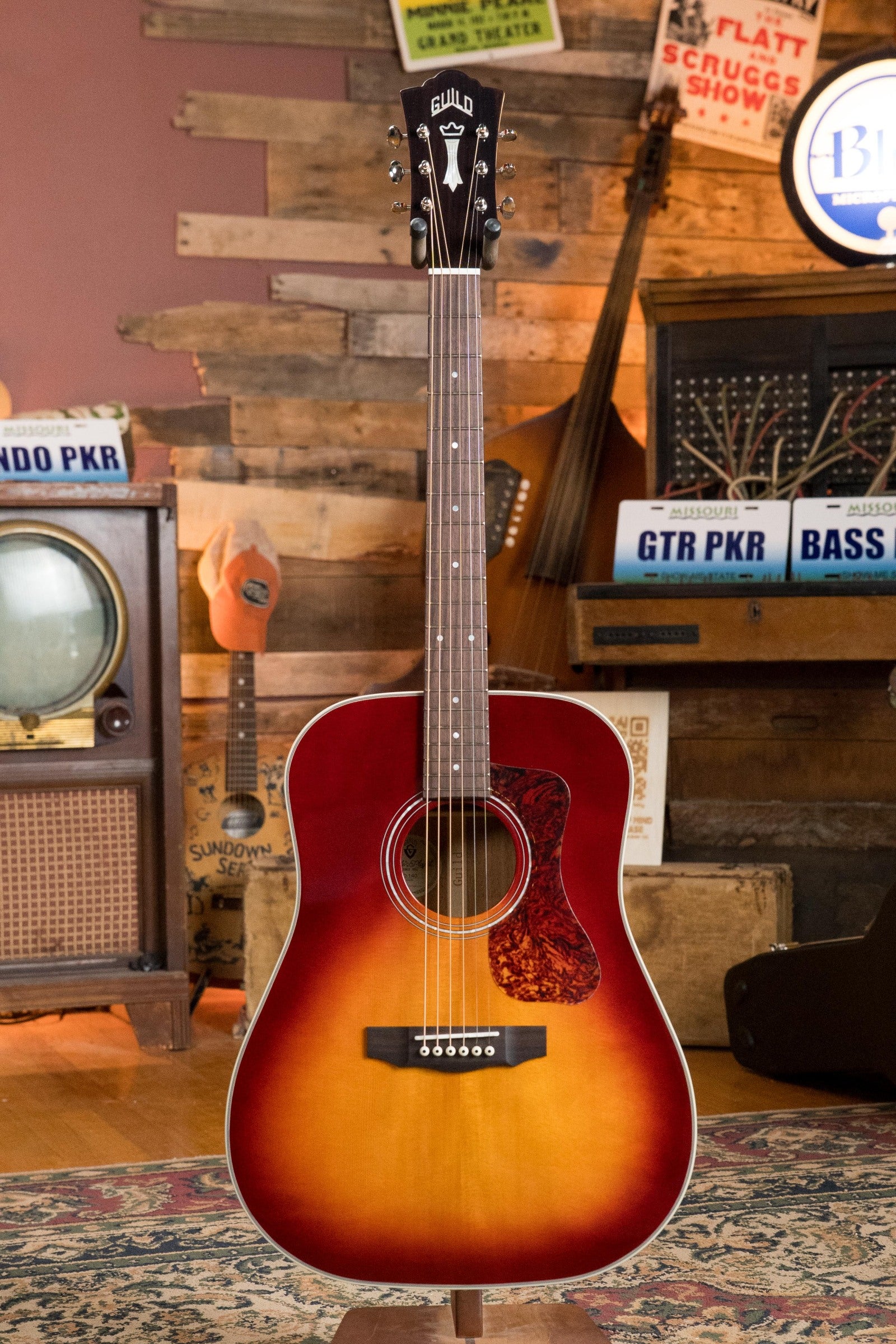 Guild D-140 Sitka/African Mahogany Cherry Burst Dreadnought Acoustic Guitar #4622