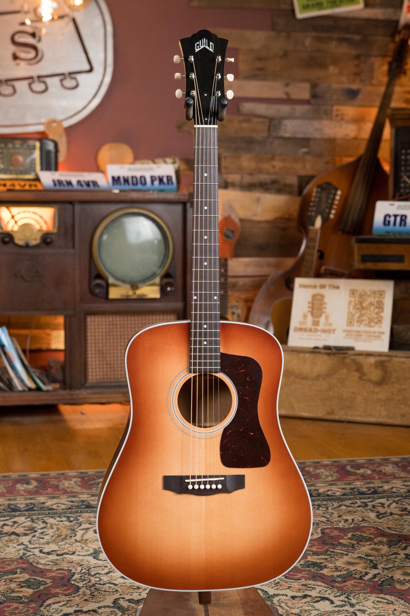 Guild D-40 Standard Sitka/Mahogany Pacific Sunset Burst Dreadnought Acoustic Guitar #0277