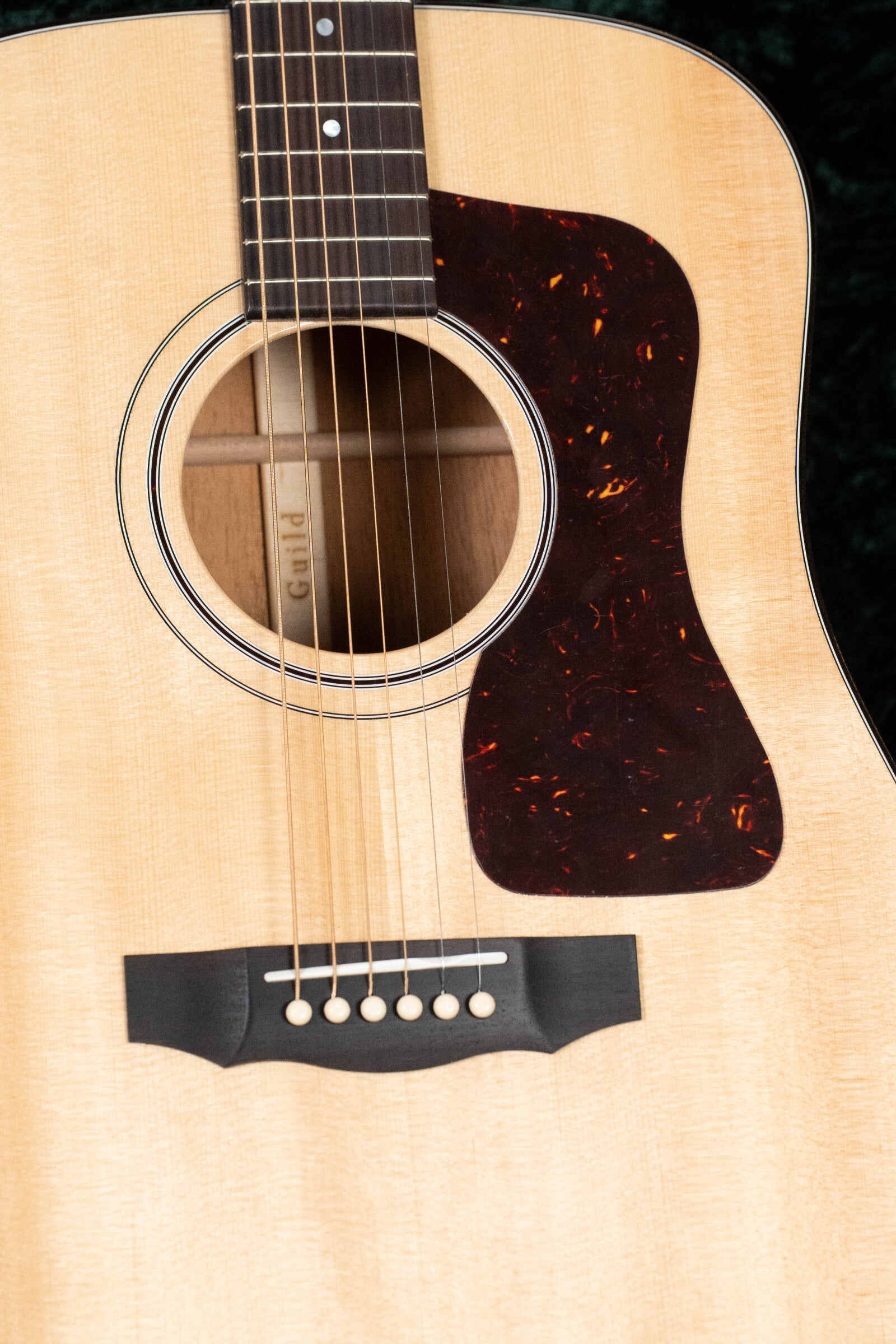 Guild D-40 Traditional Sitka/Mahogany Natural Dreadnought Acoustic Guitar #0467