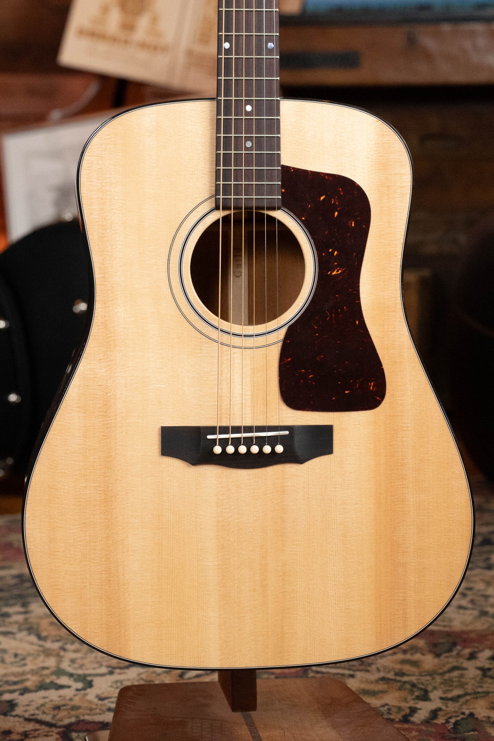 Guild D-40 Traditional Sitka/Mahogany Natural Dreadnought Acoustic Guitar #0467
