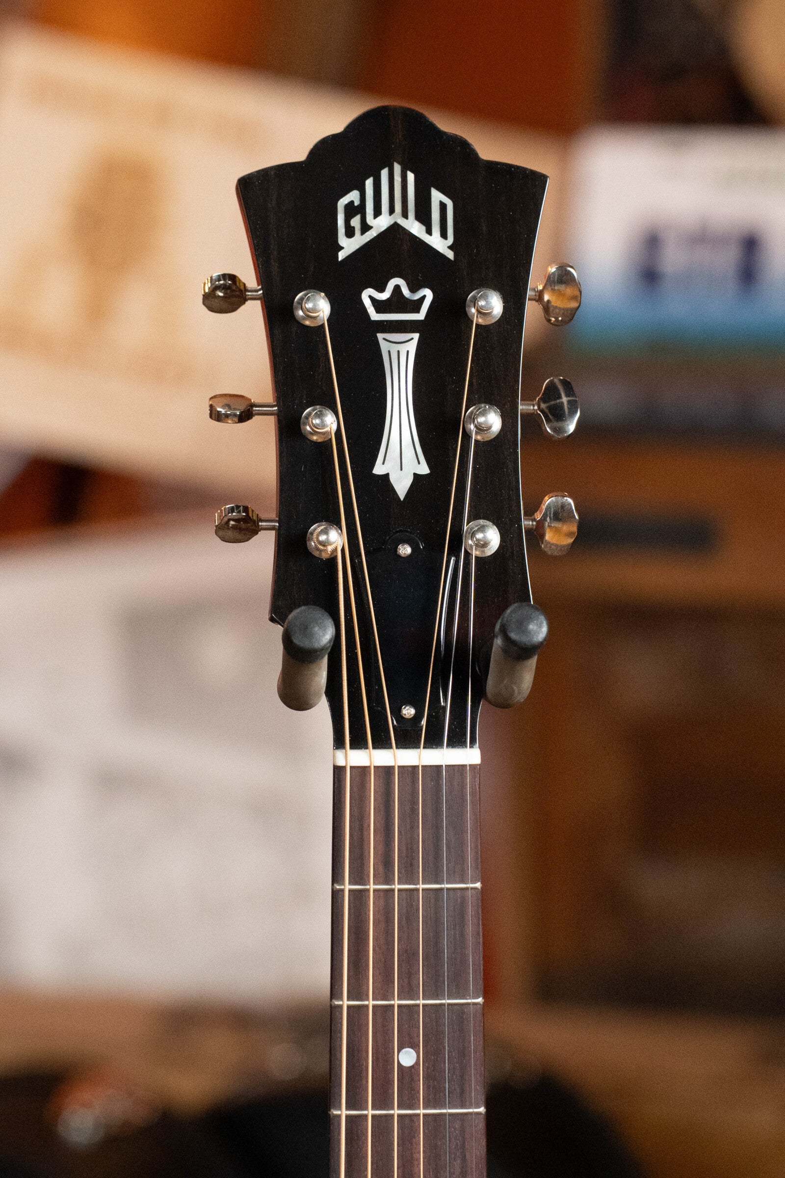 Guild D-40 Traditional Sitka/Mahogany Natural Dreadnought Acoustic Guitar #0467