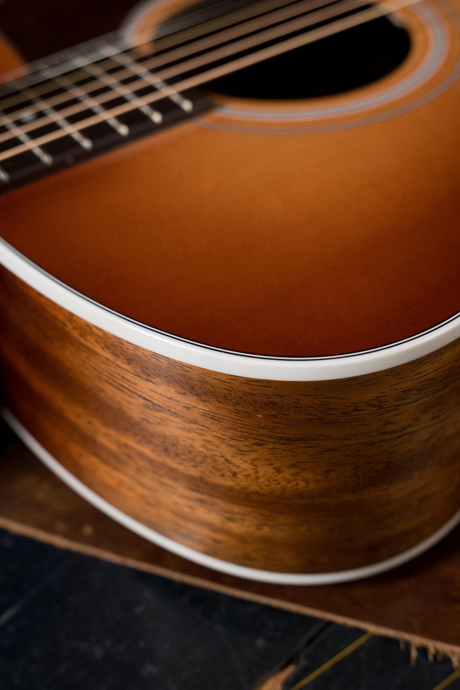 Guild F-40 Standard Sitka/Mahogany Pacific Sunset Burst Jumbo Acoustic Guitar #0068