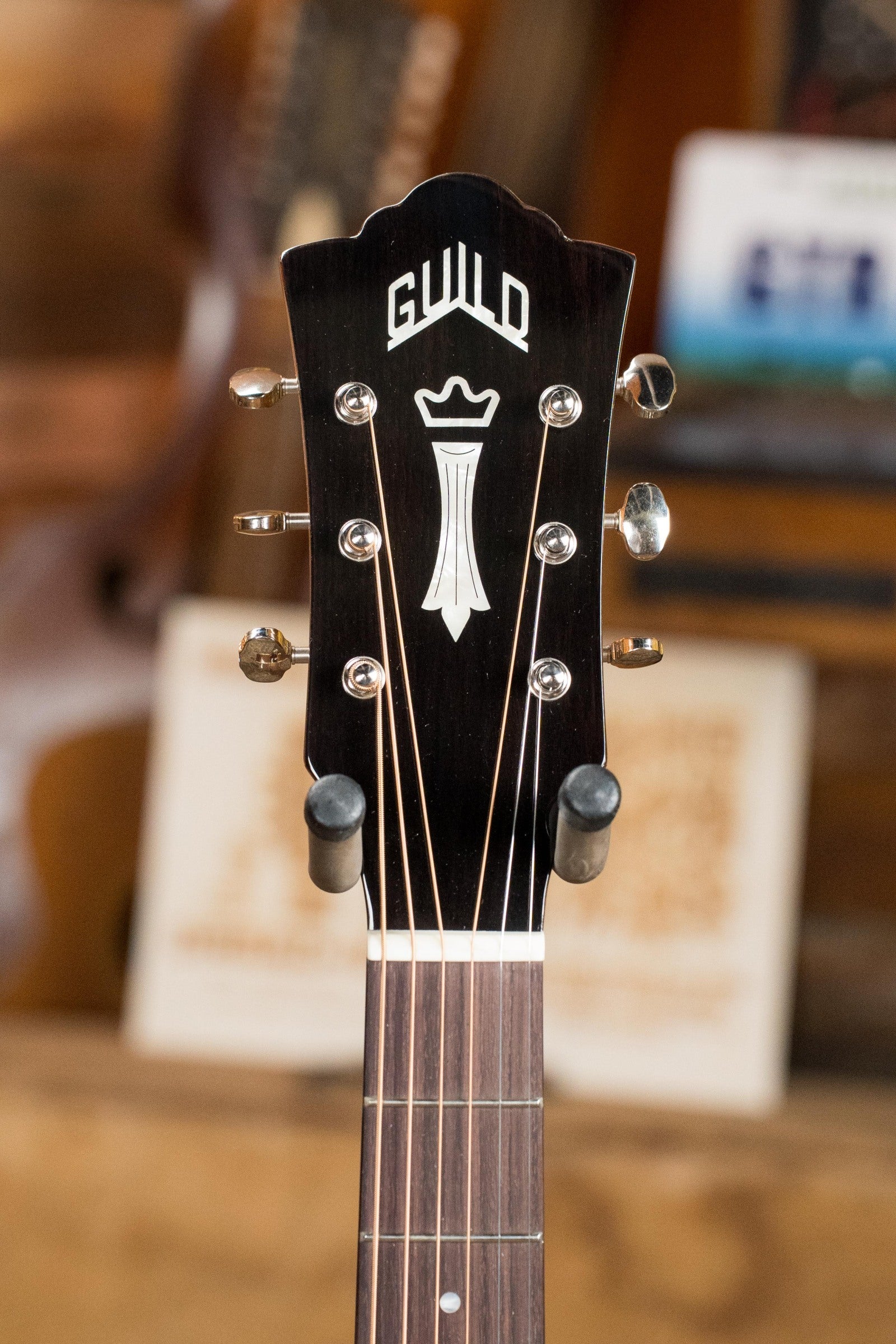 Guild OM-140CE Sitka/African Mahogany Natural OM Cutaway Guitar w/Electronics #4964