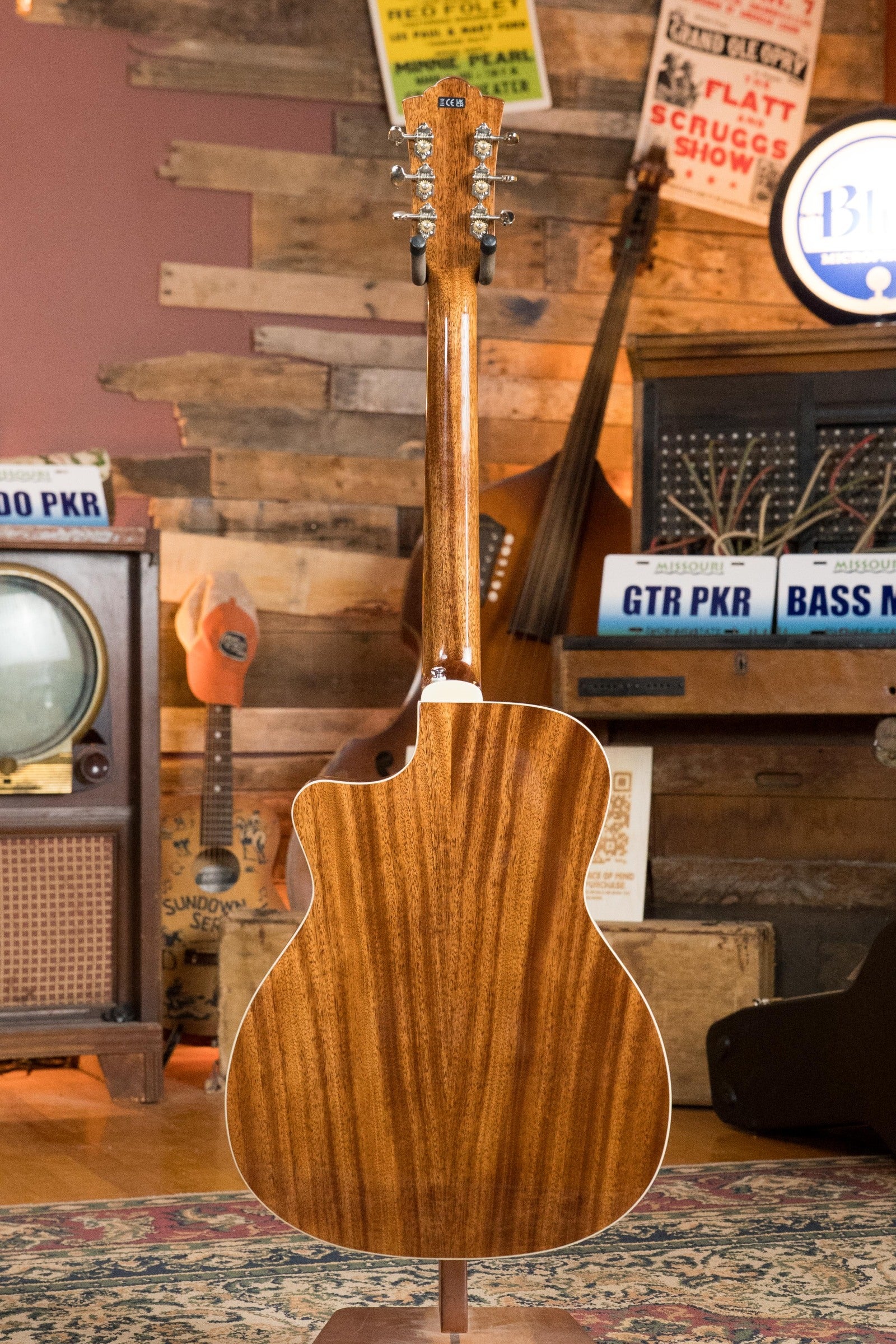 Guild OM-140CE Sitka/African Mahogany Natural OM Cutaway Guitar w/Electronics #4964