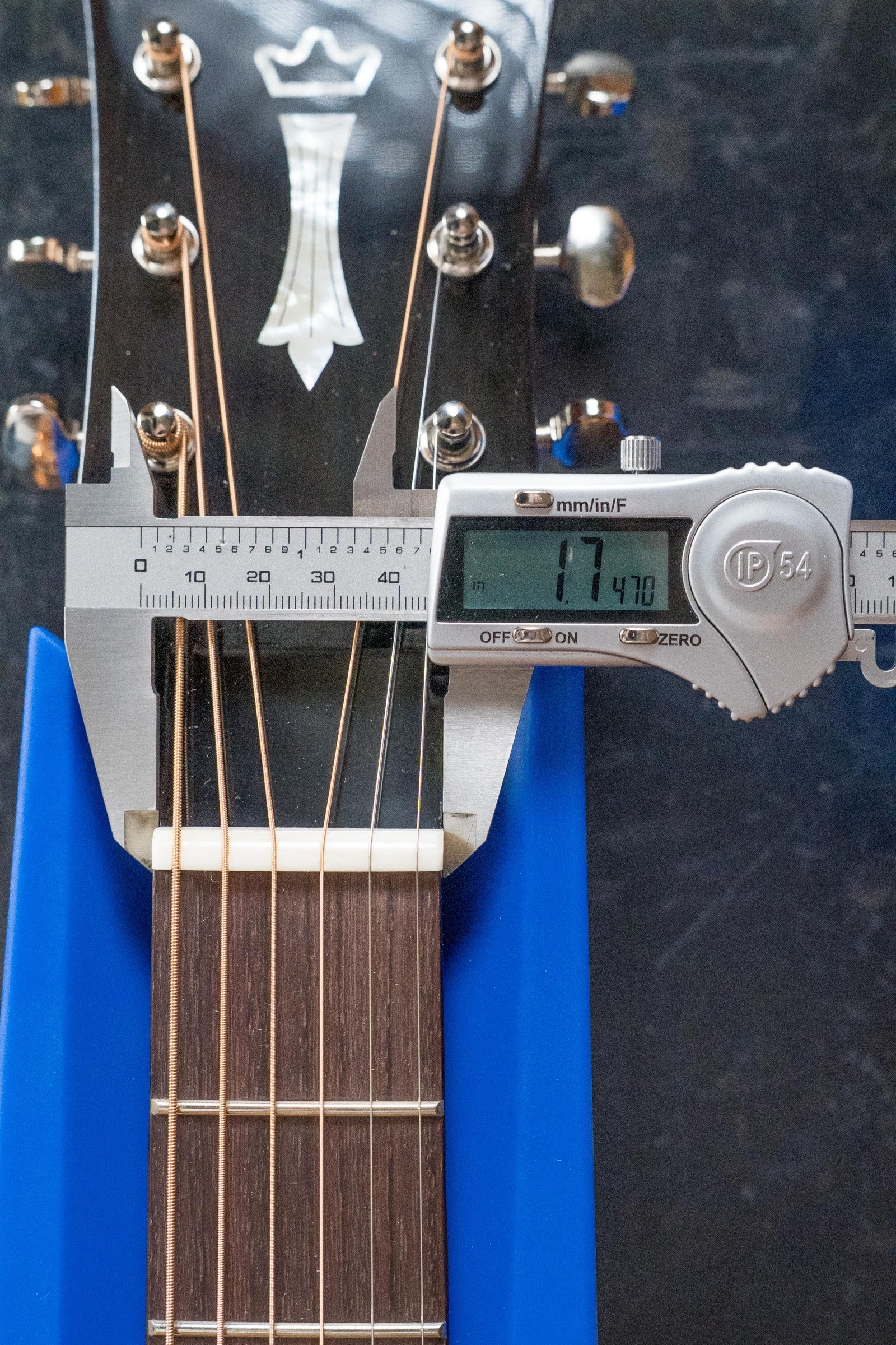 Guild OM-140CE Sitka/African Mahogany Natural OM Cutaway Guitar w/Electronics #4964