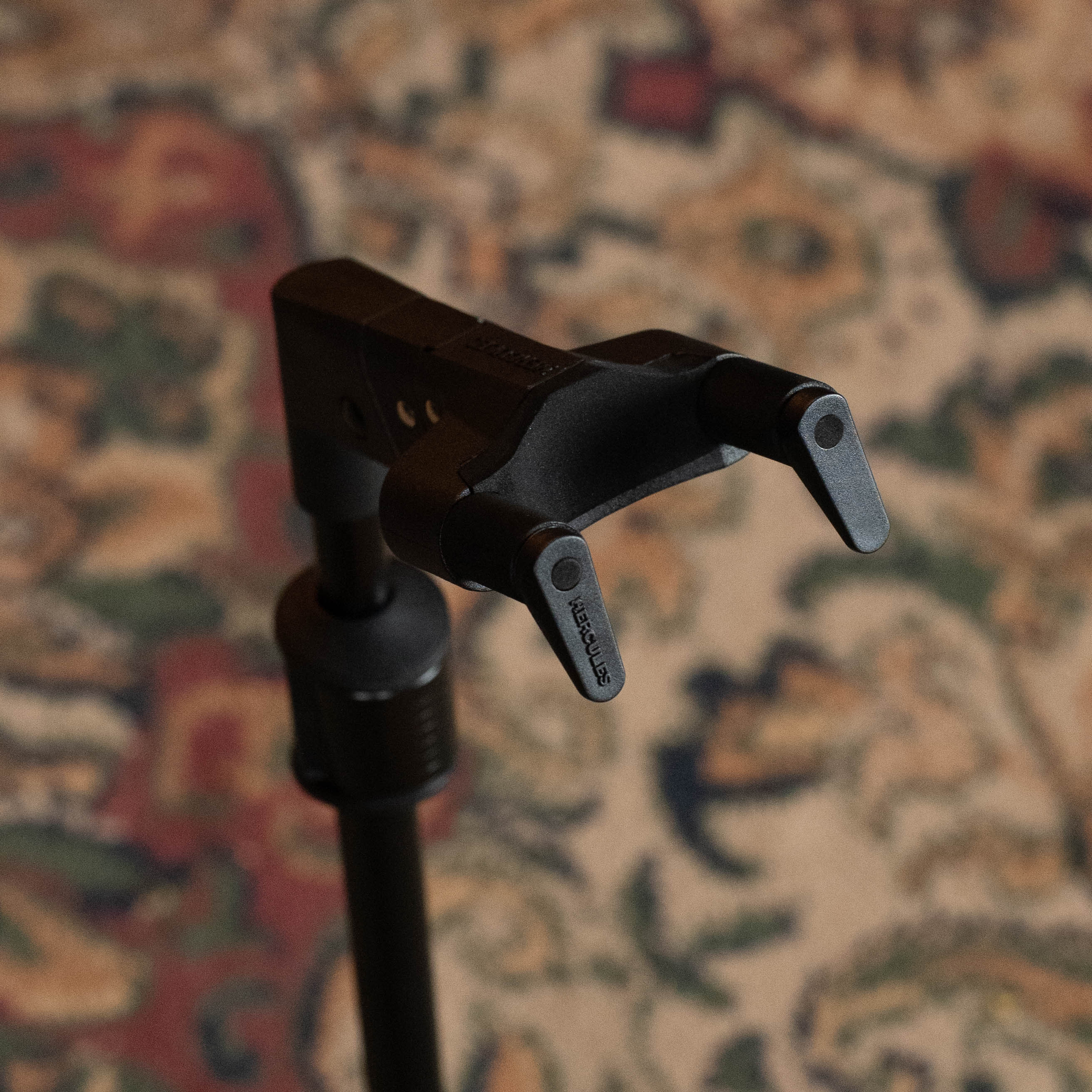 Hercules Ukulele Stand, Auto Grip (UKS100B)