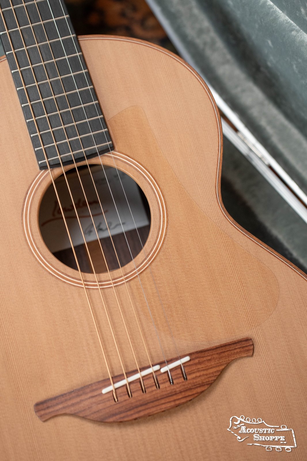 *Dread-Not Certified Floor Model* Lowden Original Series WL-25 Red Cedar/East Indian Rosewood Acoustic Guitar #7301