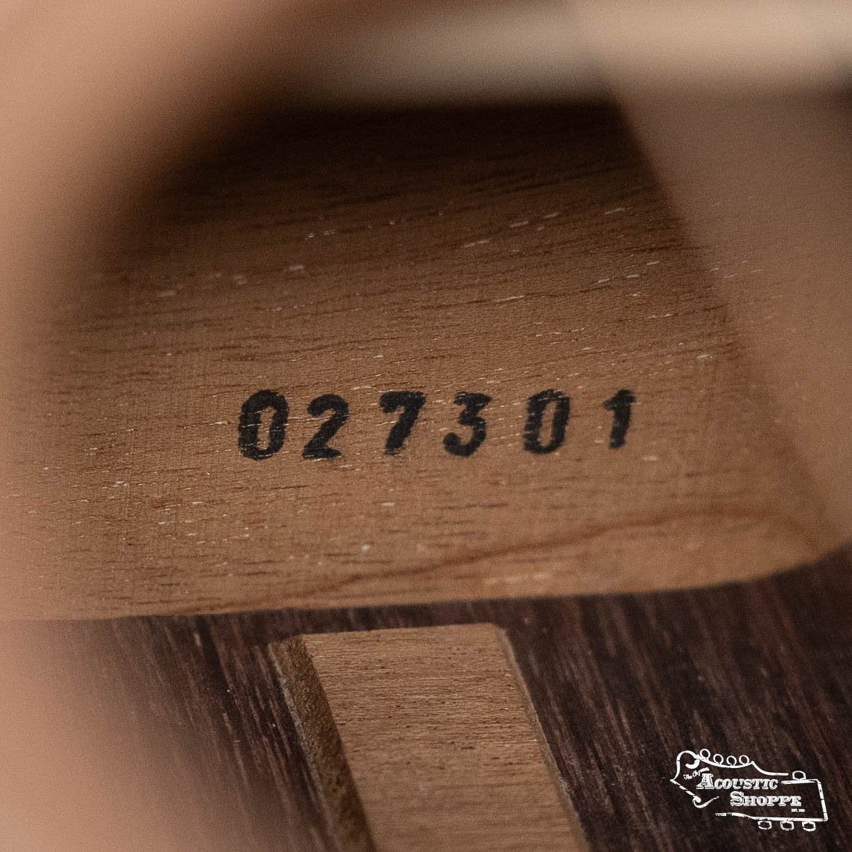 *Dread-Not Certified Floor Model* Lowden Original Series WL-25 Red Cedar/East Indian Rosewood Acoustic Guitar #7301