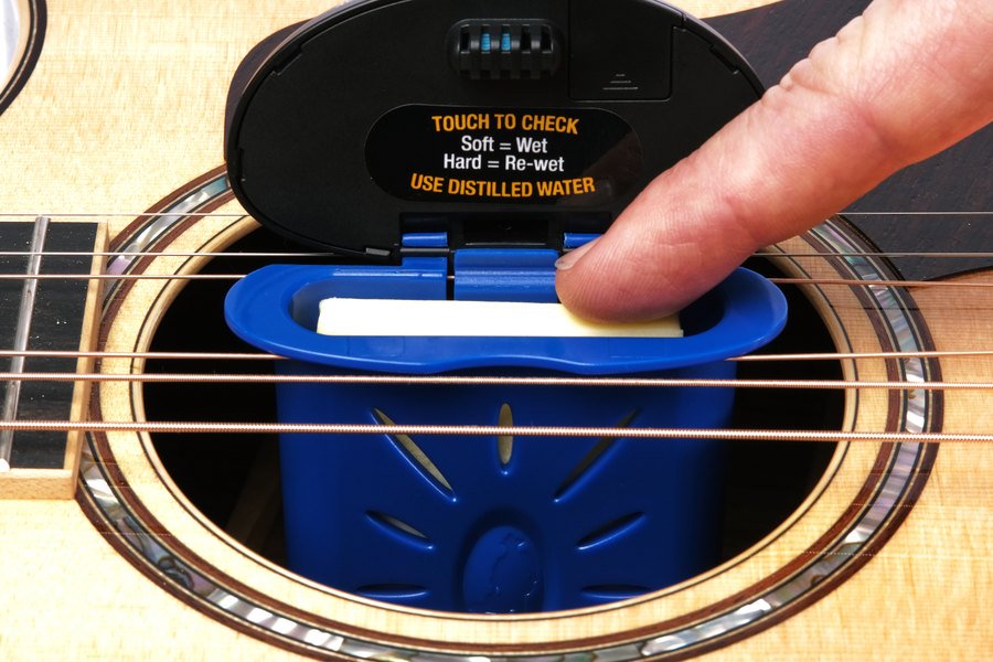 Music Nomad The Humitar One - Acoustic Guitar Humidifier & Hygrometer (MN311)