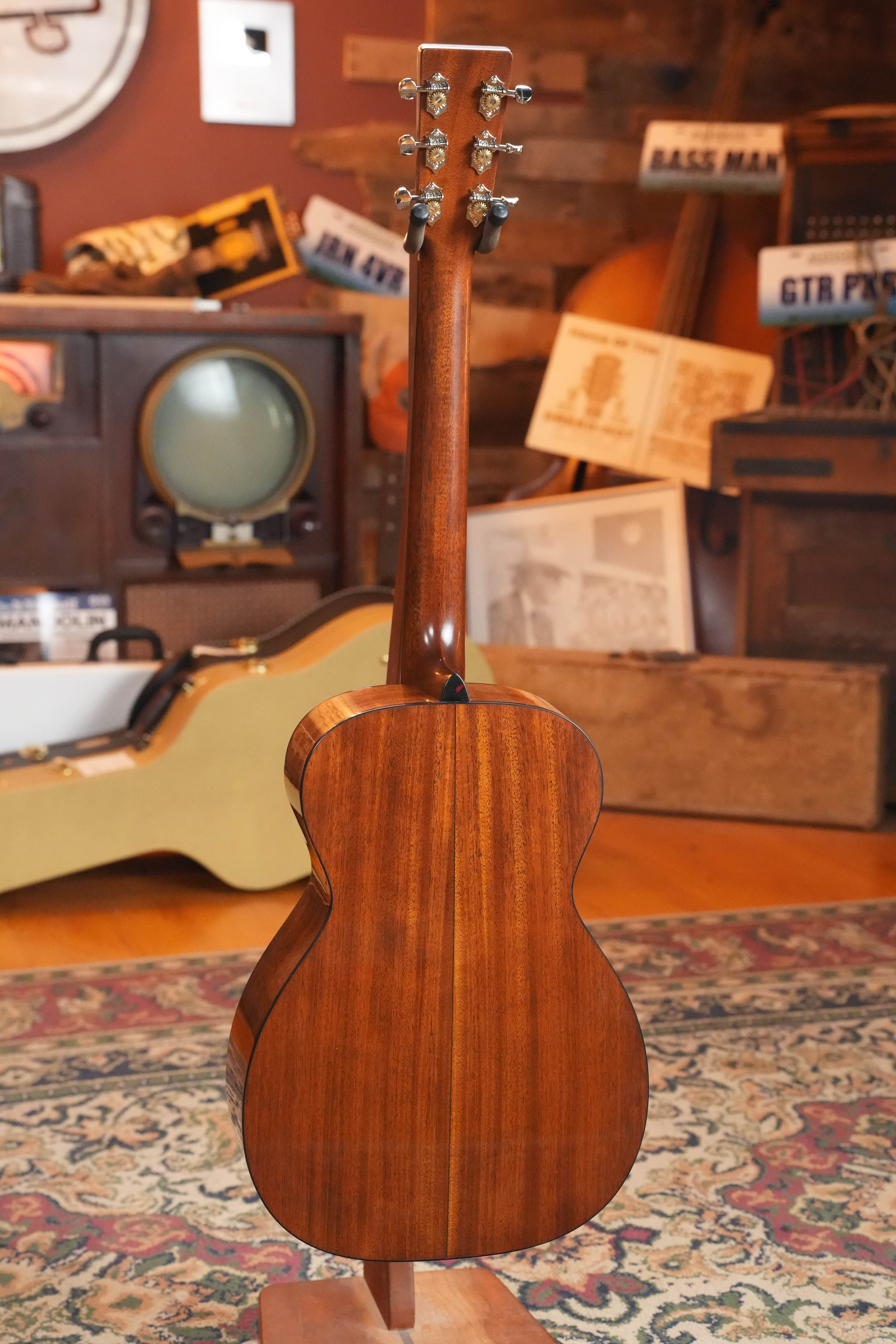 Martin Custom Shop 0-18 Aging Toner Parlor Acoustic Guitar #3942