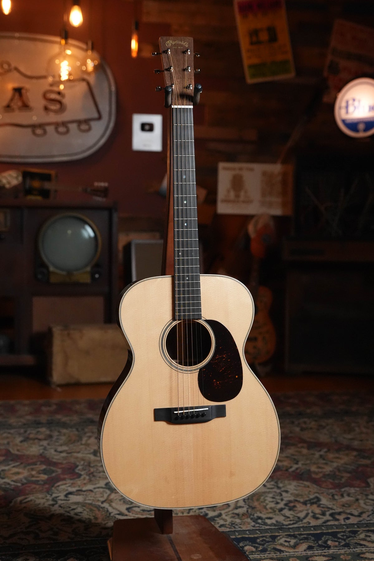 Martin Custom Shop 000-14 Fret Spruce/Black Walnut Acoustic Guitar #9700