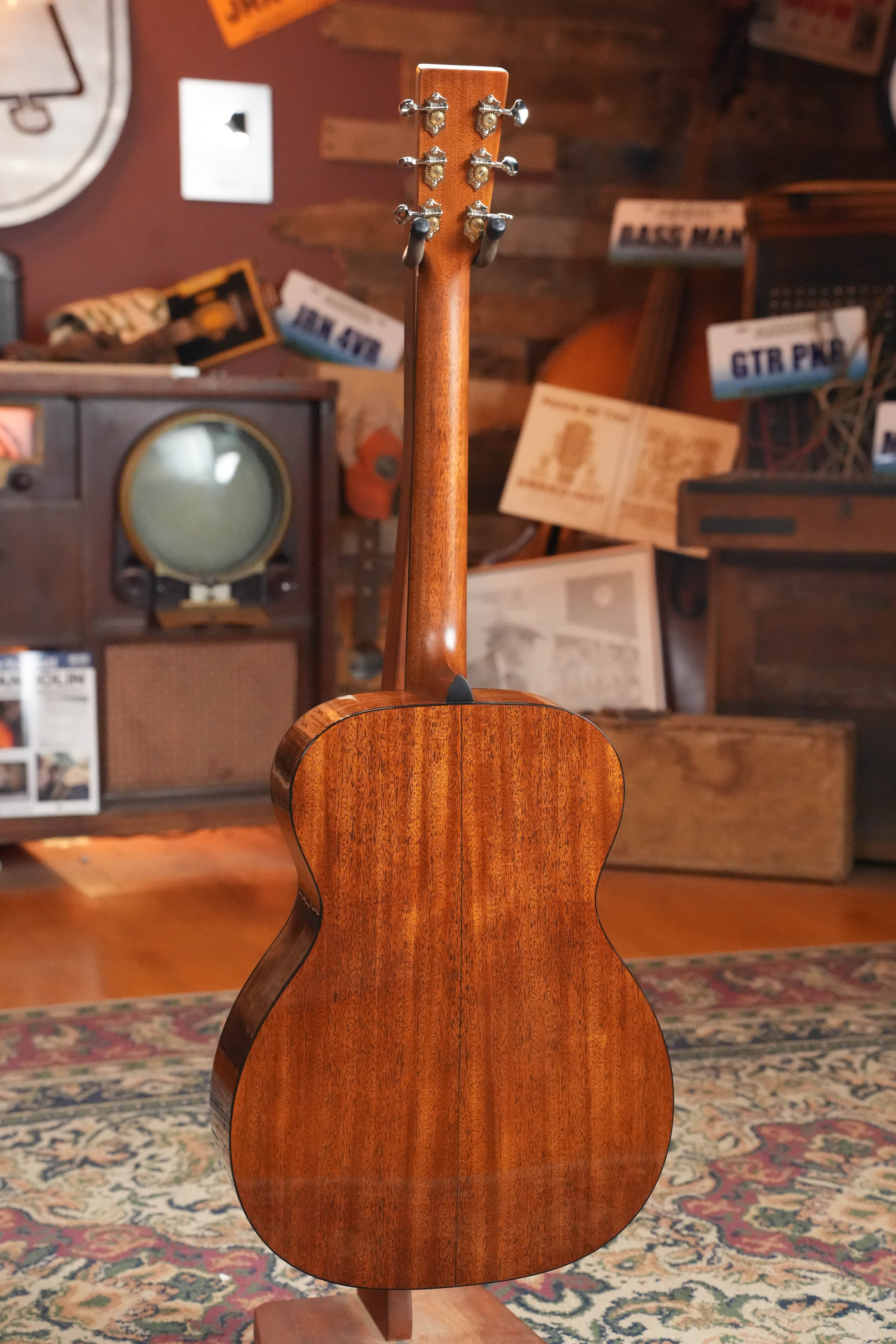Martin Custom Shop O-18 Aging Toner Concert Acoustic Guitar #2025