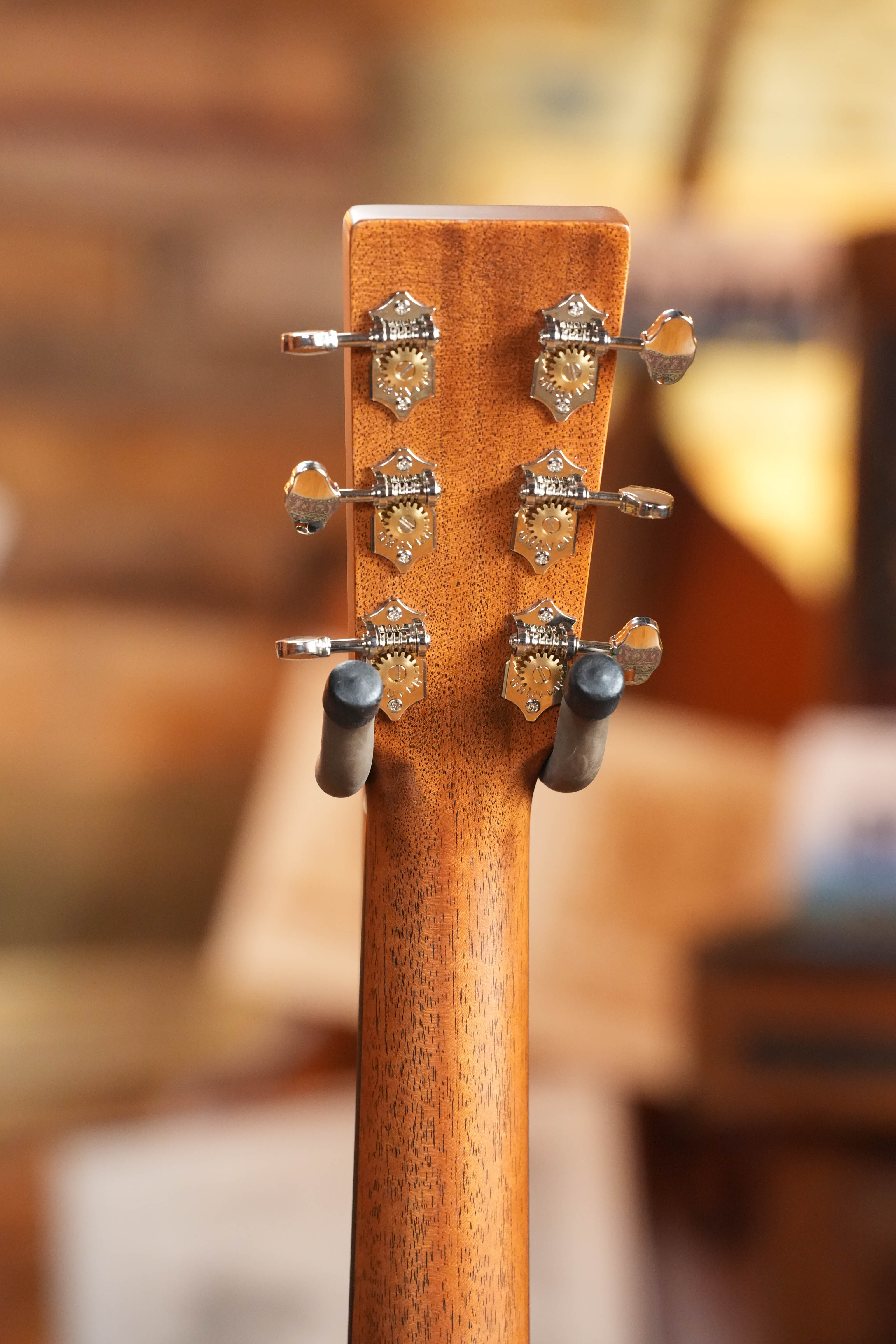 Martin D-18 Spruce/Mahogany Gloss Finish Dreadnought Acoustic Guitar #5602