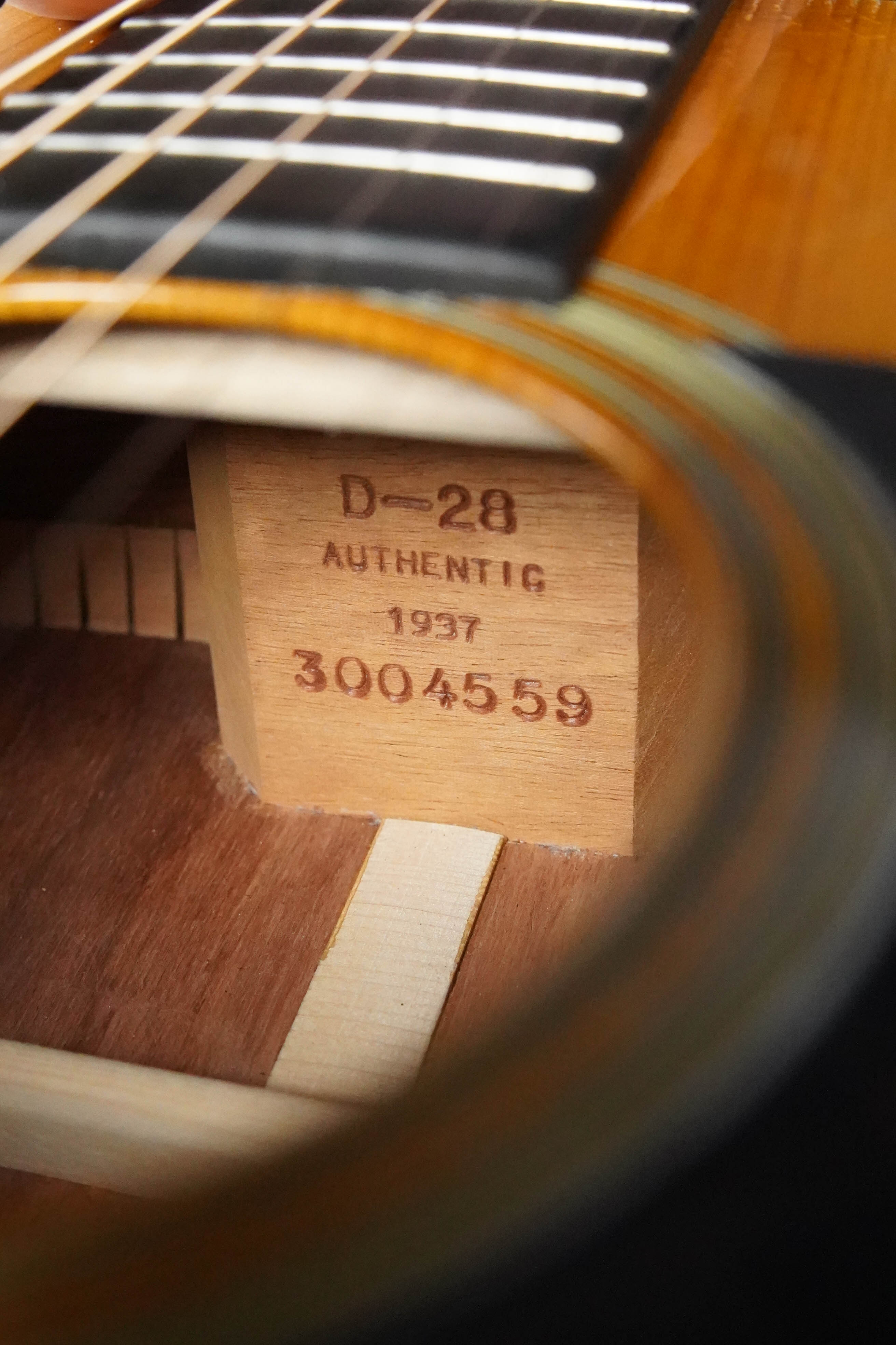 Martin D-28 Authentic 1937 Aged Adirondack/Guatemalan Rosewood Dreadnought Acoustic Guitar #4559