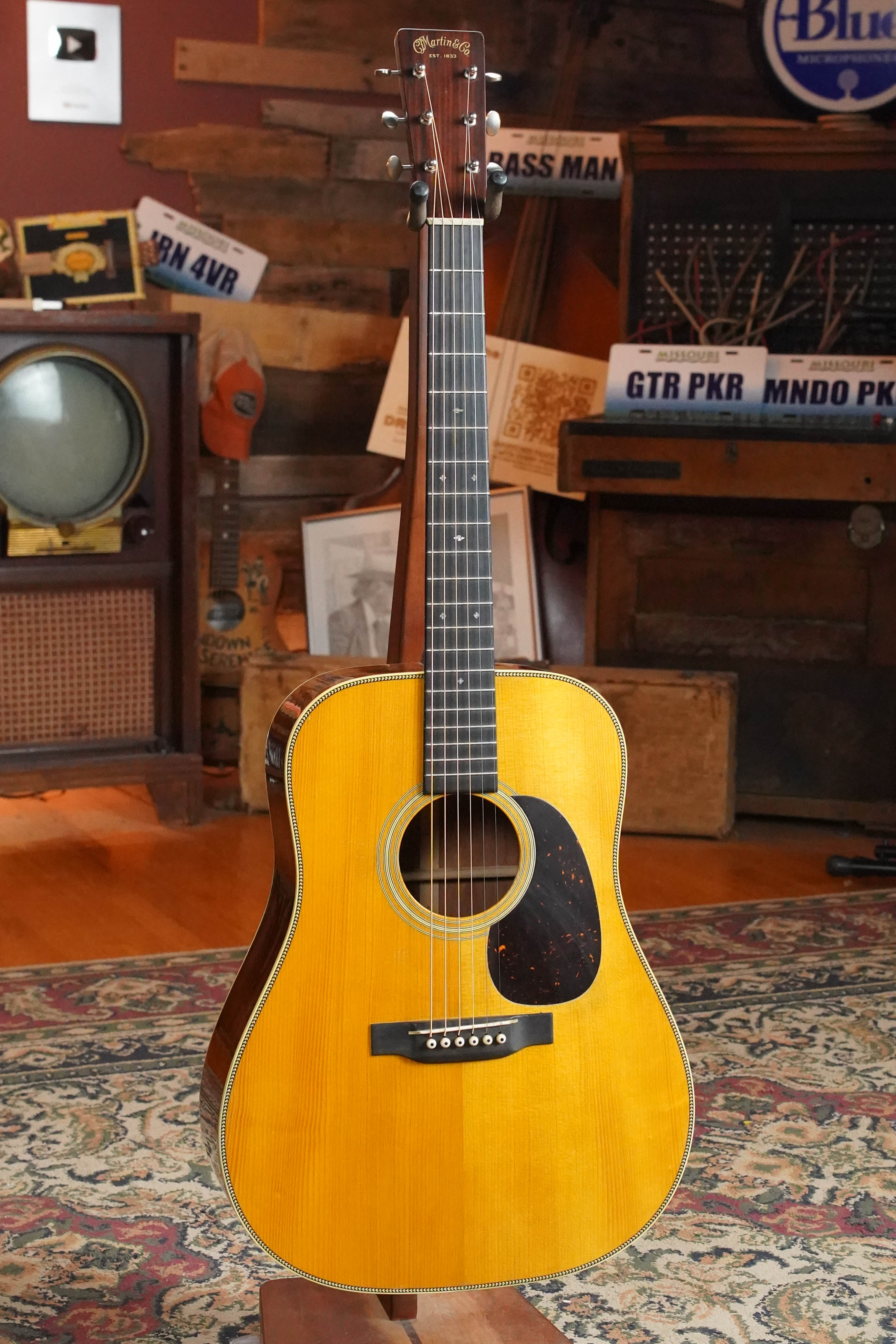 Martin D-28 Authentic 1937 Aged Adirondack/Guatemalan Rosewood Dreadnought Acoustic Guitar #4559