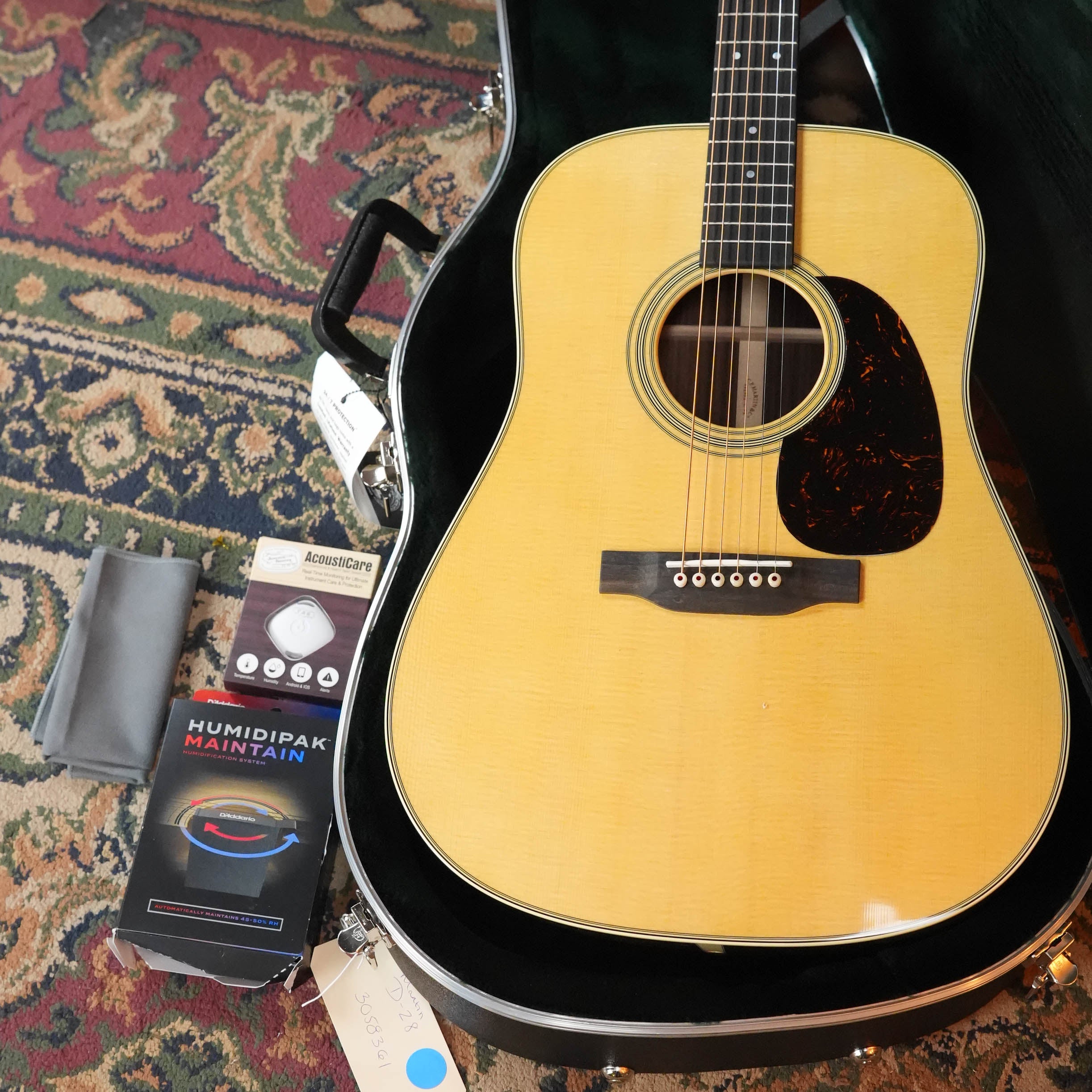 Martin D-28 Gloss Spruce/Rosewood Dreadnought Acoustic Guitar #8361