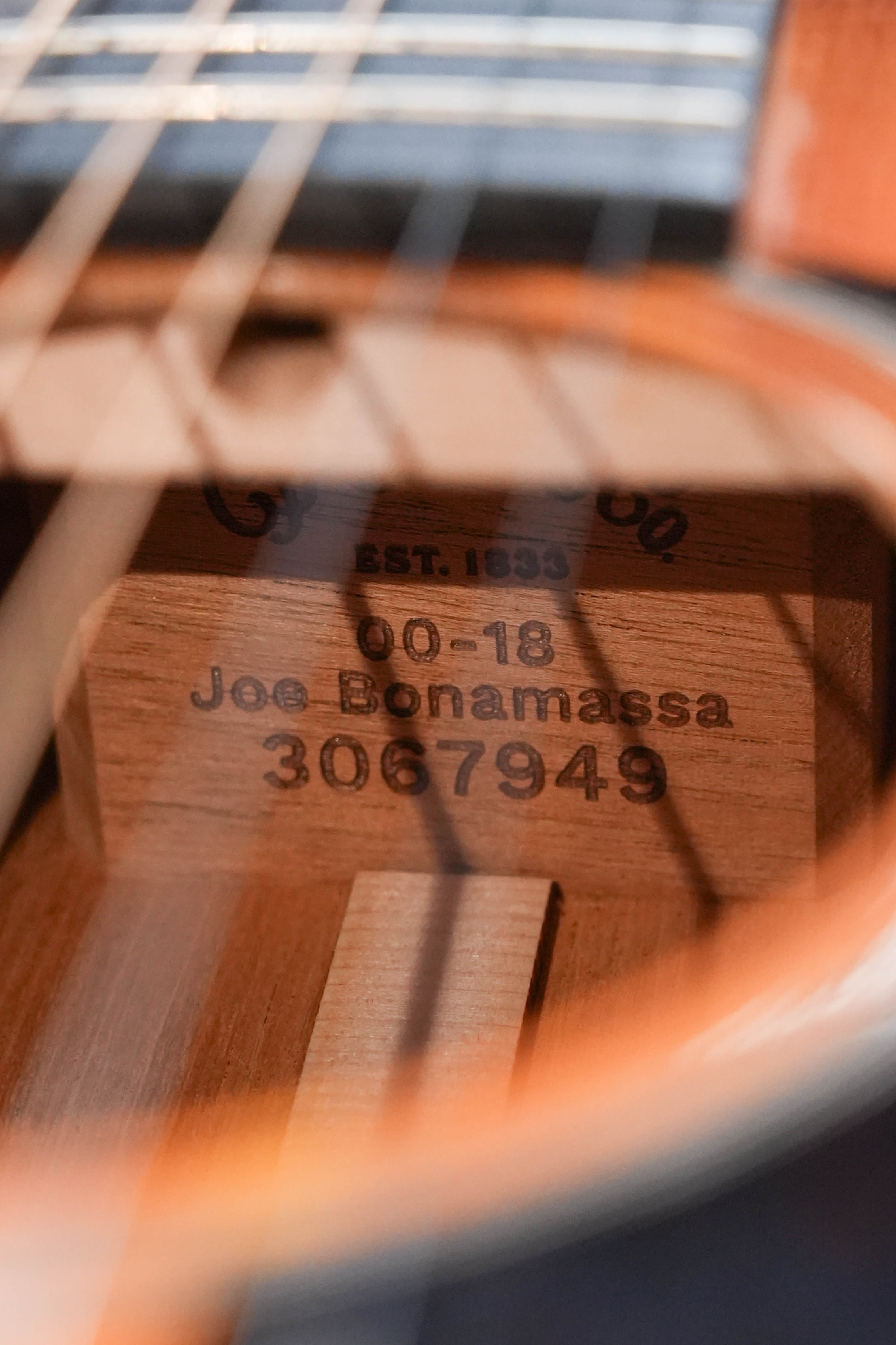 Martin OO-18 Joe Bonamassa Custom Signature Artist 1937 Sunburst OO Acoustic Guitar #4231