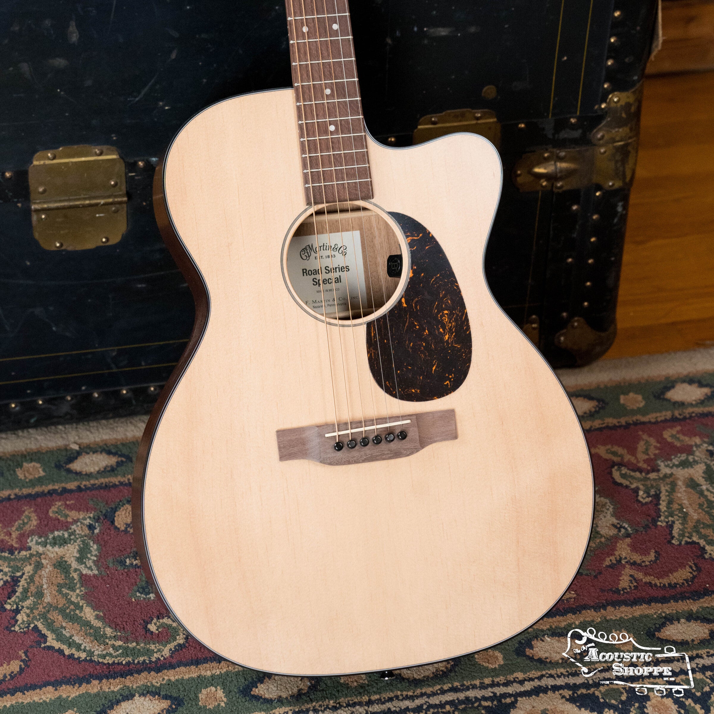 Martin *LIMITED Edition* OMC-10E Special Spruce/Sapele OOO Cutaway Guitar w/Martin E-1 Pickup #0078