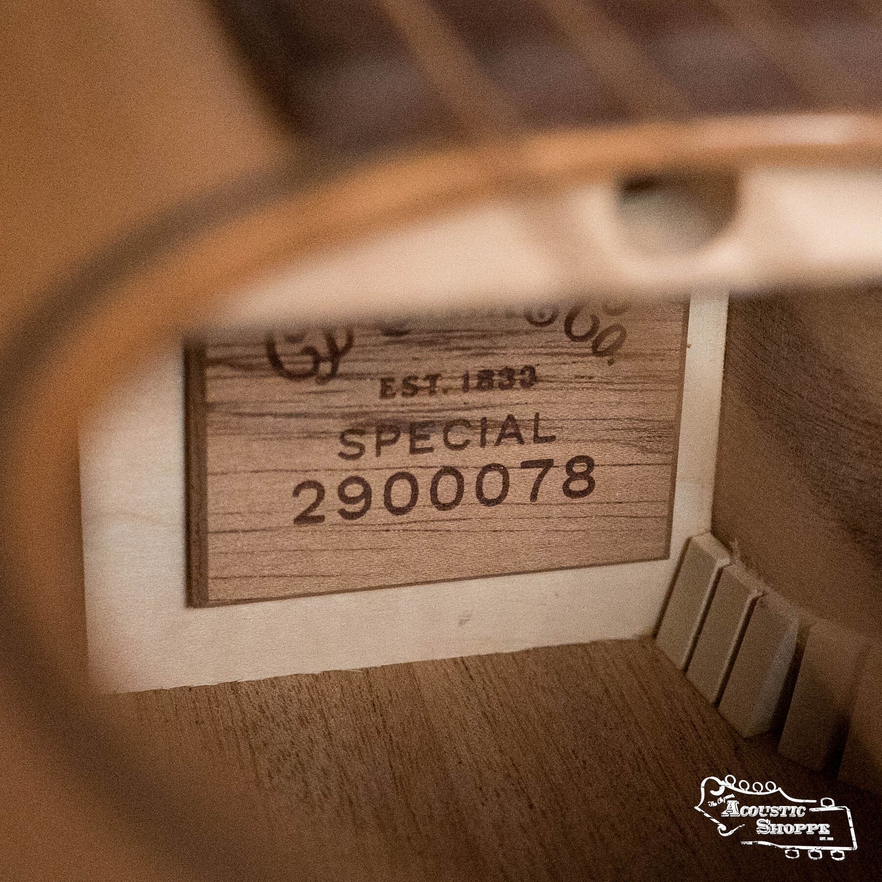 Martin *LIMITED Edition* OMC-10E Special Spruce/Sapele OOO Cutaway Guitar w/Martin E-1 Pickup #0078