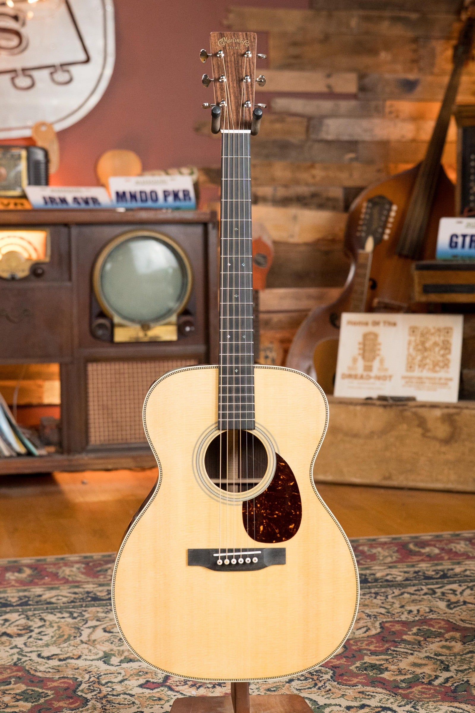 Martin OM-28 Spruce/Indian Rosewood OM Acoustic Guitar #6694