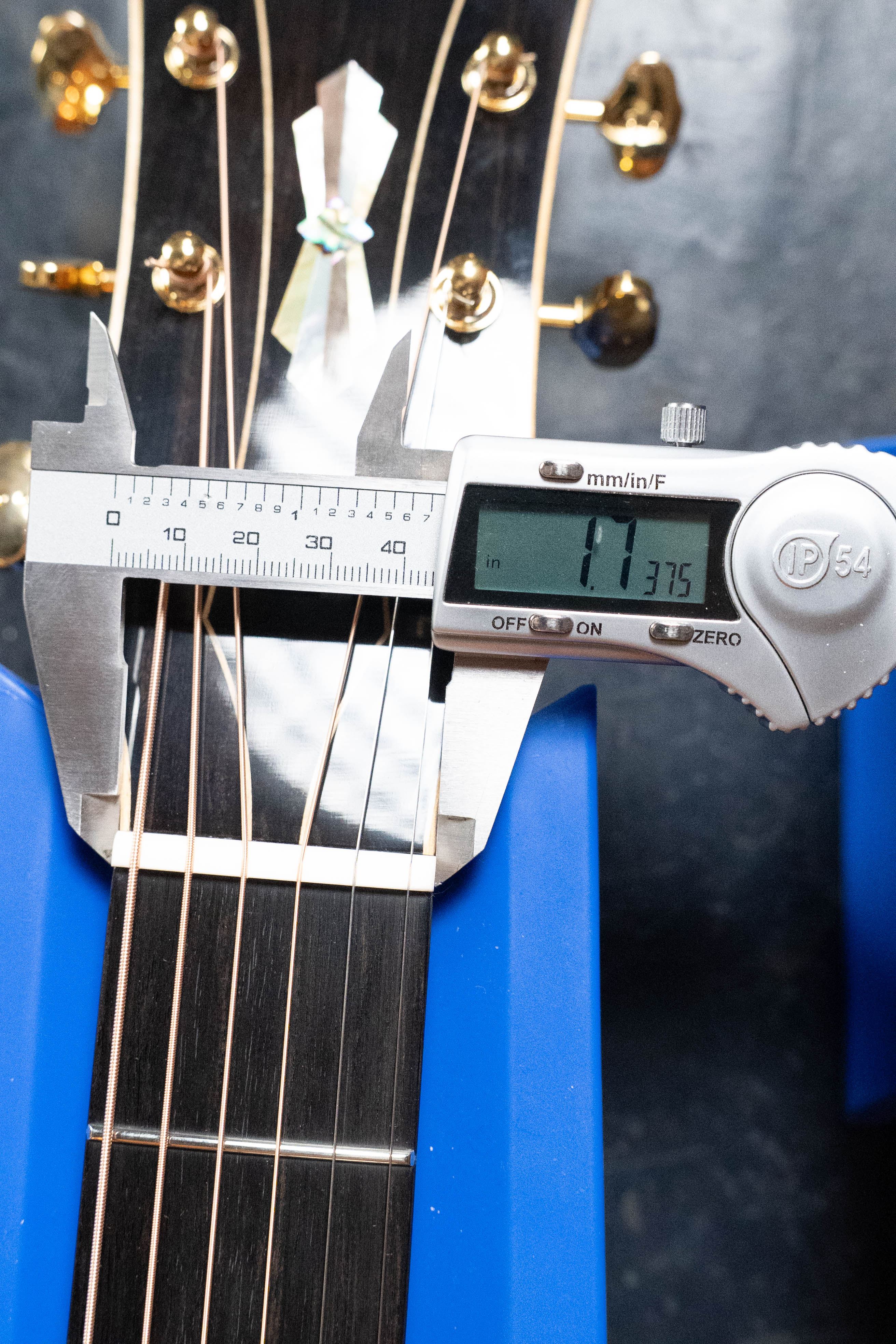 Maton Master Built The L.E May Spruce/Blackwood Deep-body Cutaway Guitar w/Electronics #0154