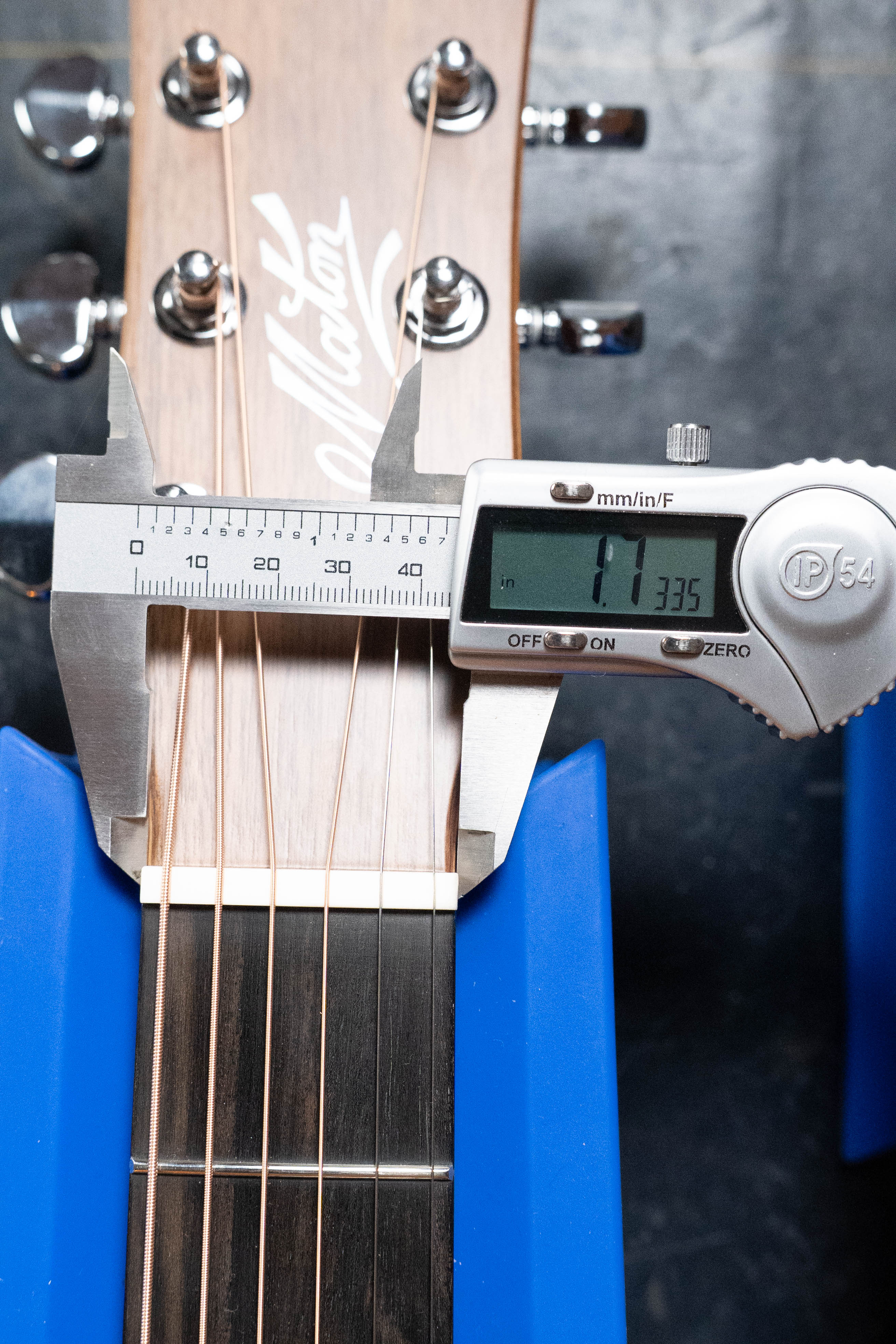 Maton Signature Series EBG Tommy Emmanuel Spruce/Maple 808 Cutaway Guitar w/Electronics #02EI