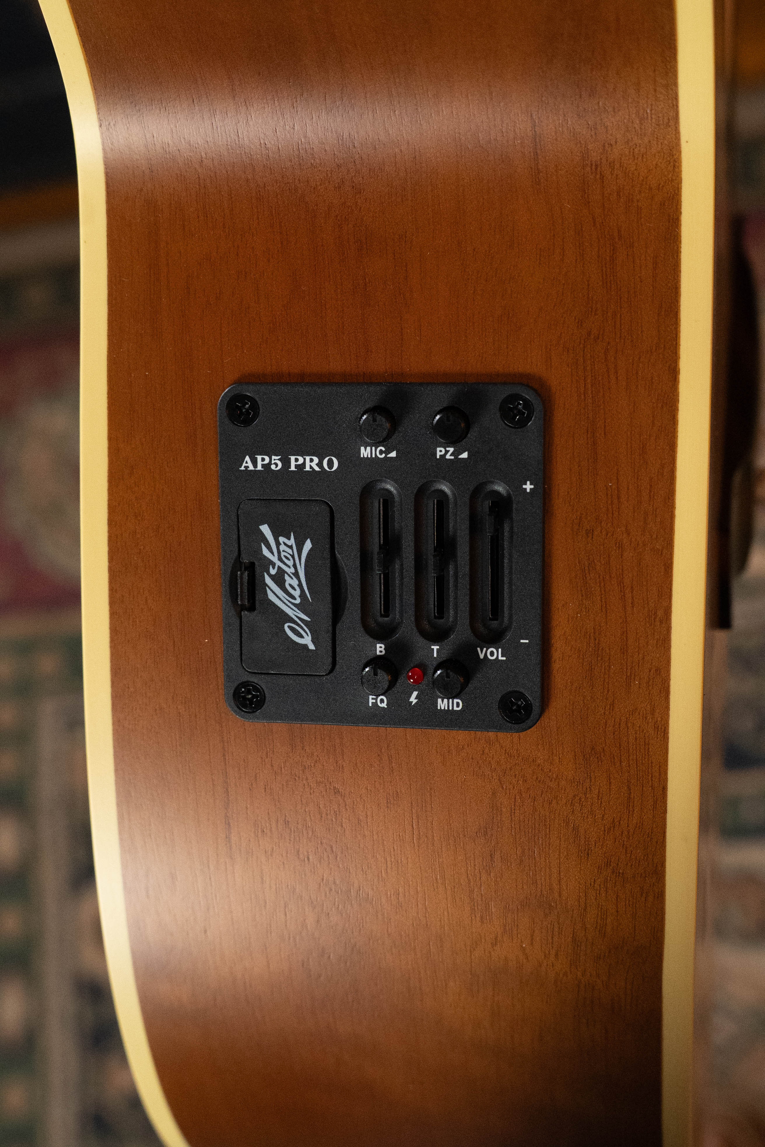 Maton Signature Series EBG Tommy Emmanuel Spruce/Maple 808 Cutaway Guitar w/Electronics #02EI