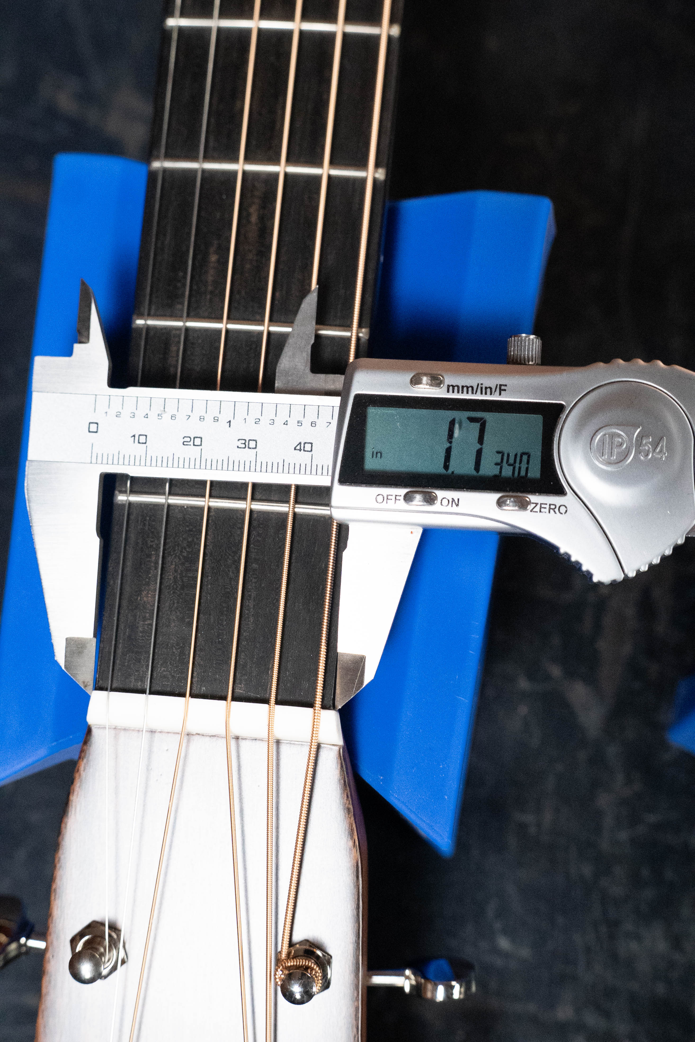 *New 2025 Model* Martin HD-28 Spruce/East Indian Rosewood Dreadnought Acoustic Guitar #7120