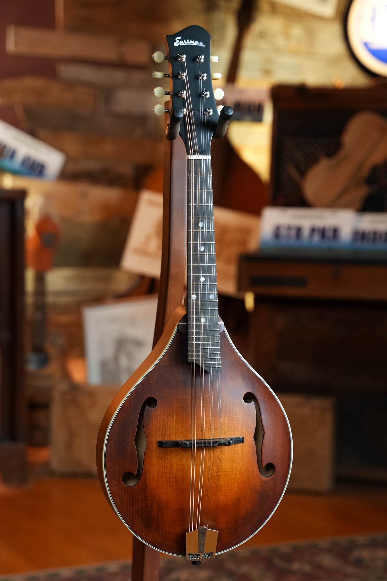 *New 2026 Model* Eastman MD305 Wide Nut Adirondack/Maple A-Style Mandolin #6306