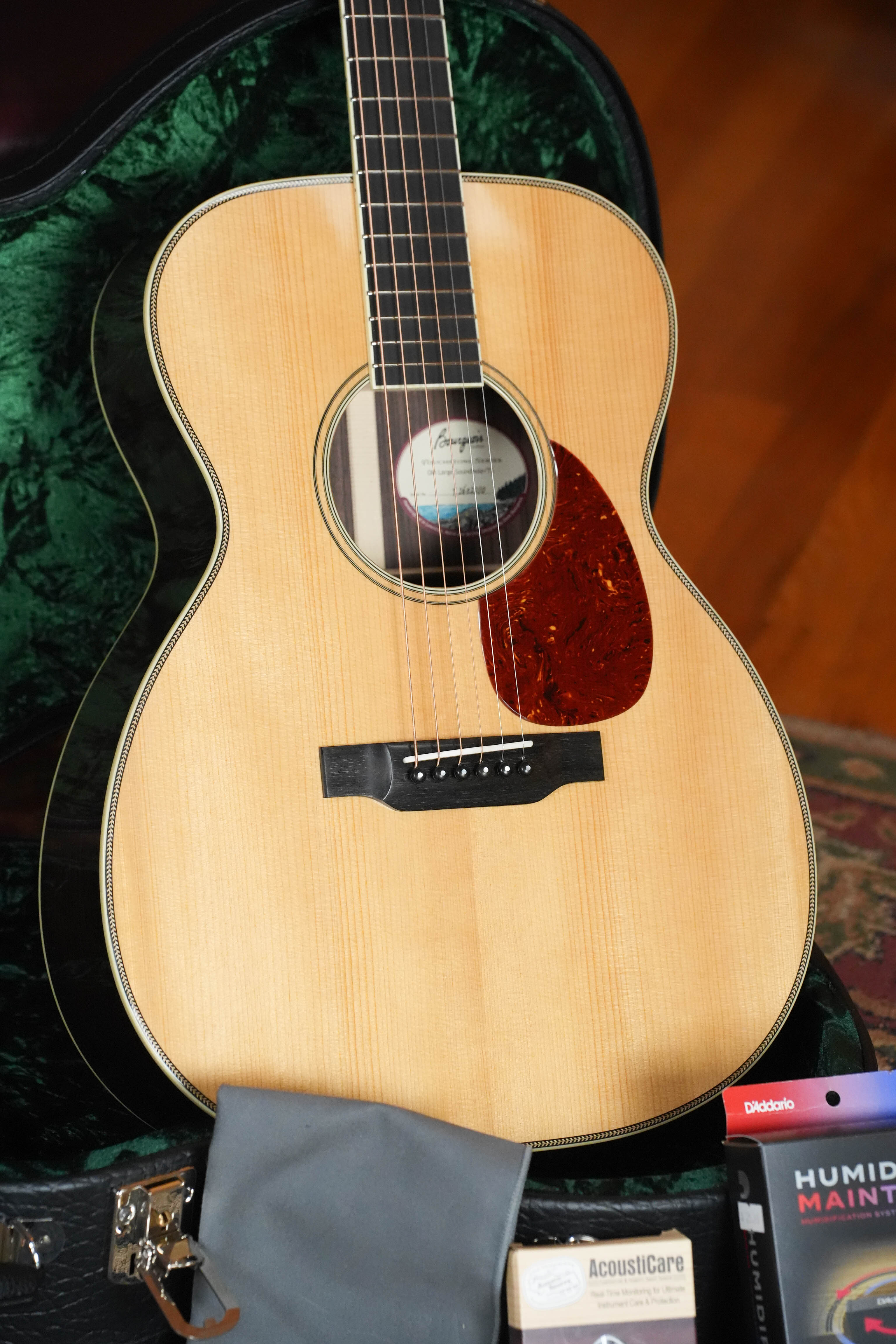 *New 2026 Model* Bourgeois Large Soundhole Touchstone Series OM Acoustic Guitar #2210