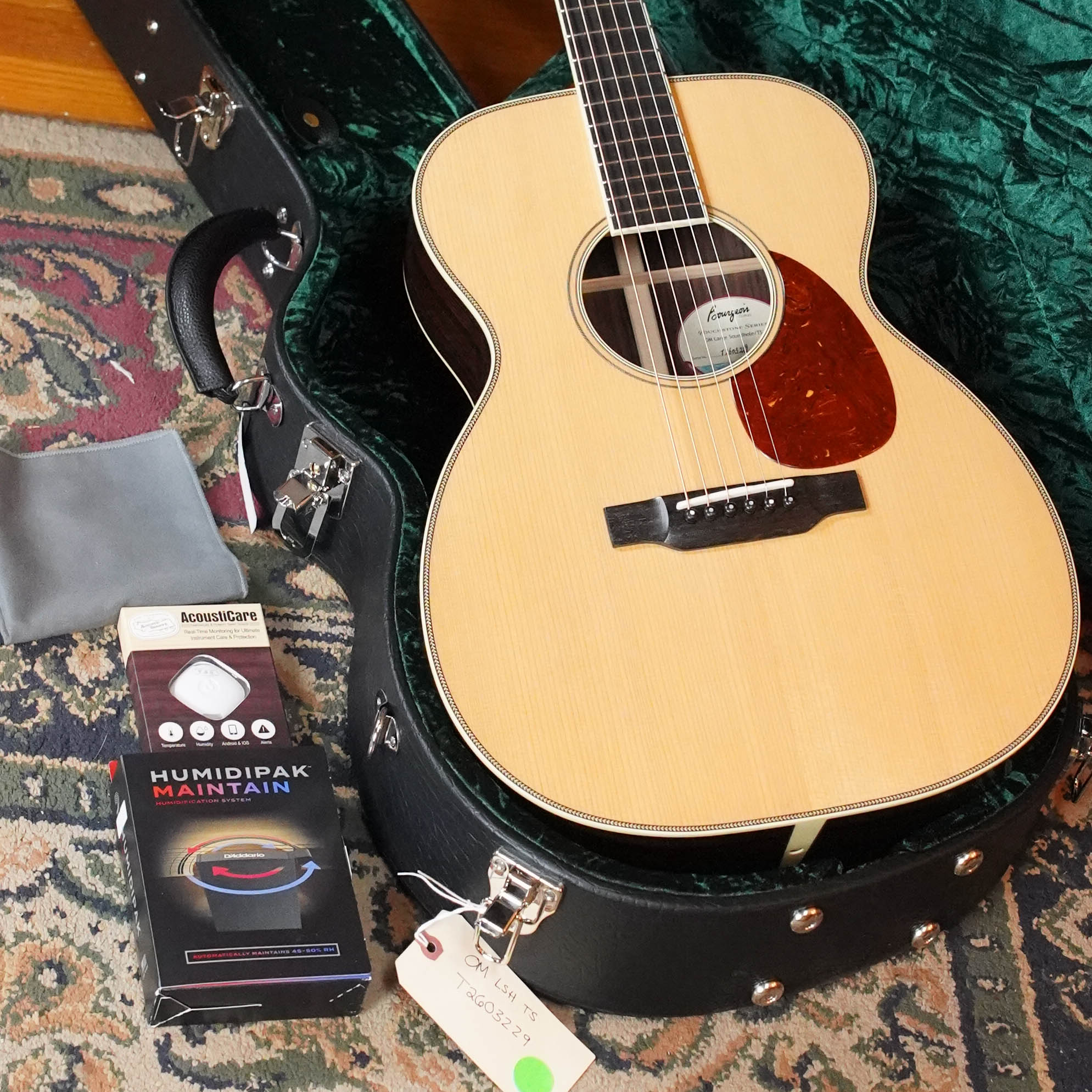 *New 2026 Model* Bourgeois Large Soundhole Touchstone Series Thermo-Cured Adirondack/Rosewood OM Acoustic Guitar #3229